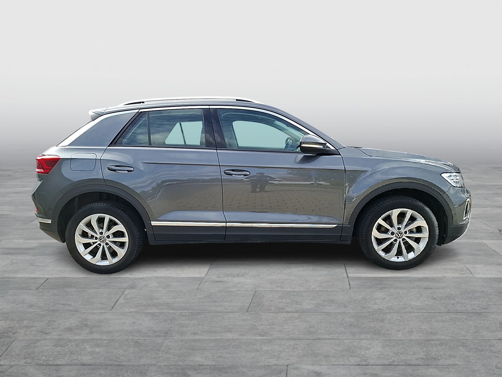 Fahrzeugabbildung Volkswagen T-Roc TSI Style DSG LEDplus Navi AID ACC RFK SH