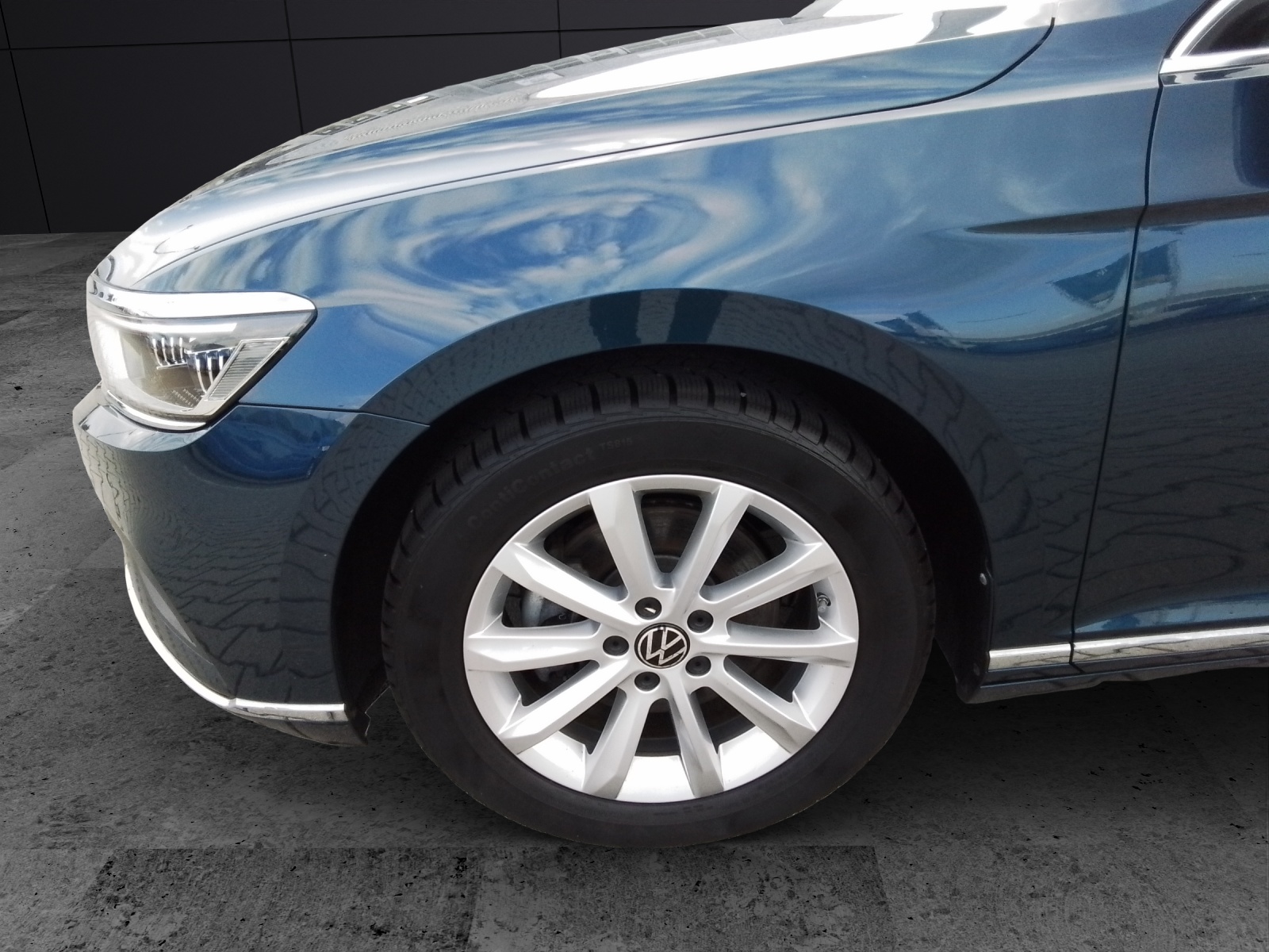 Fahrzeugabbildung Volkswagen Passat Variant TDI Elegance DSG Matrix AHK Navi ACC PDC SH