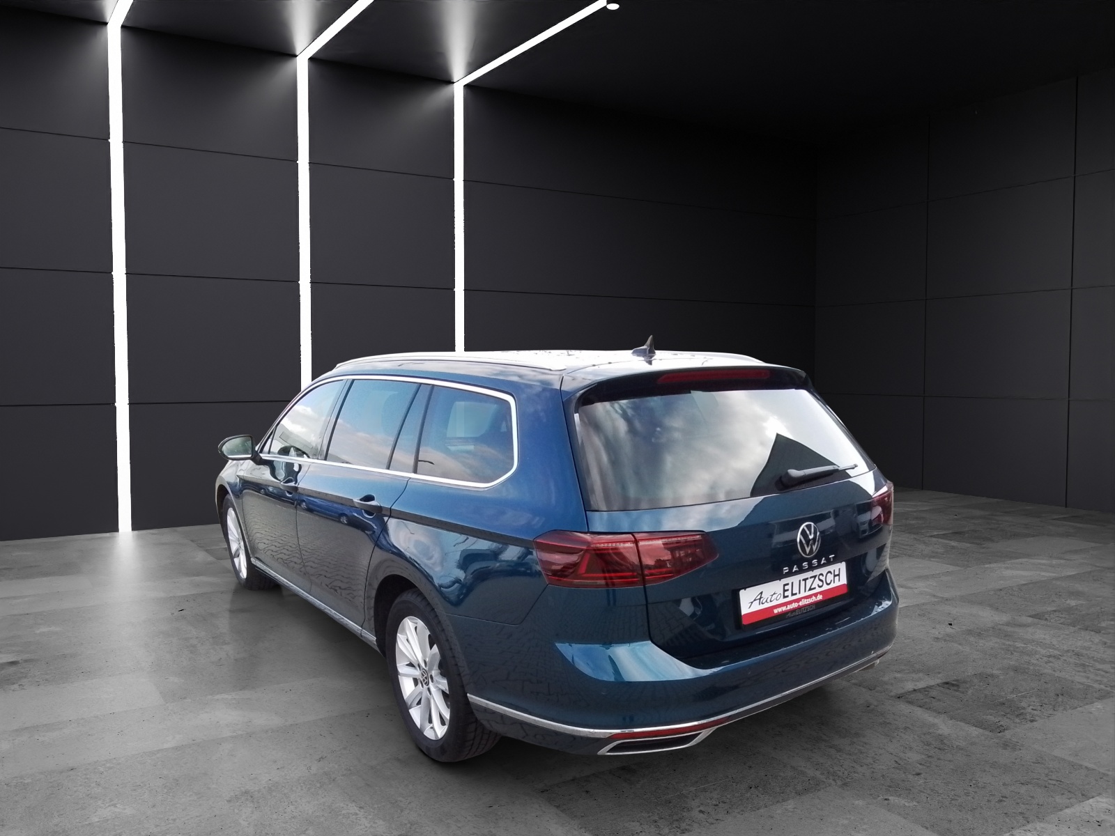 Fahrzeugabbildung Volkswagen Passat Variant TDI Elegance DSG Matrix AHK Navi ACC PDC SH