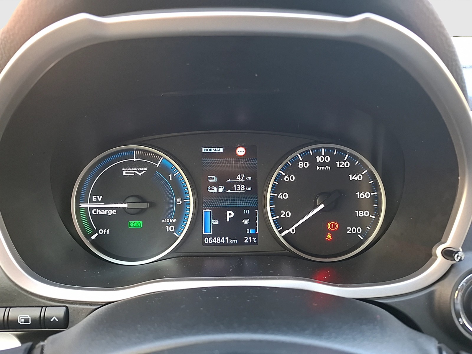 Fahrzeugabbildung Mitsubishi Eclipse Cross 2.4 MIVED 4WD PHEV LED Navi RFK STH HuD
