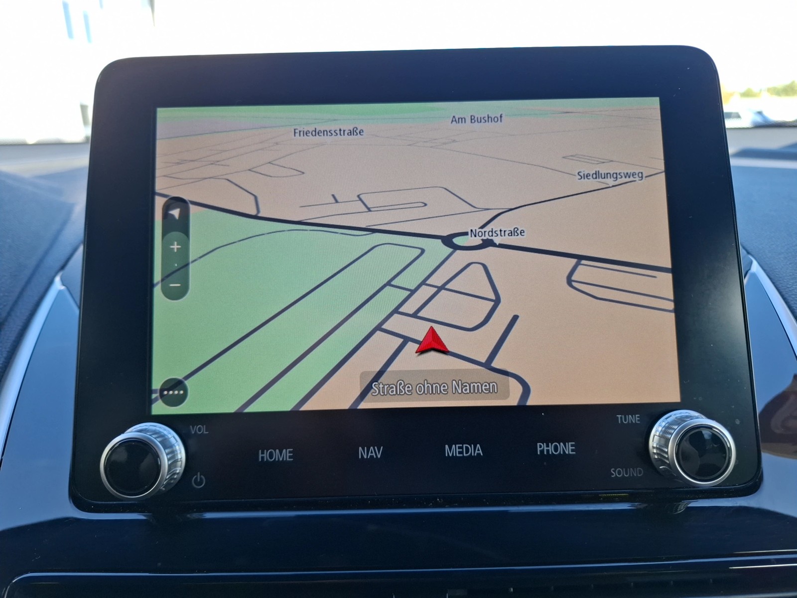 Fahrzeugabbildung Mitsubishi Eclipse Cross 2.4 MIVED 4WD PHEV LED Navi RFK STH HuD