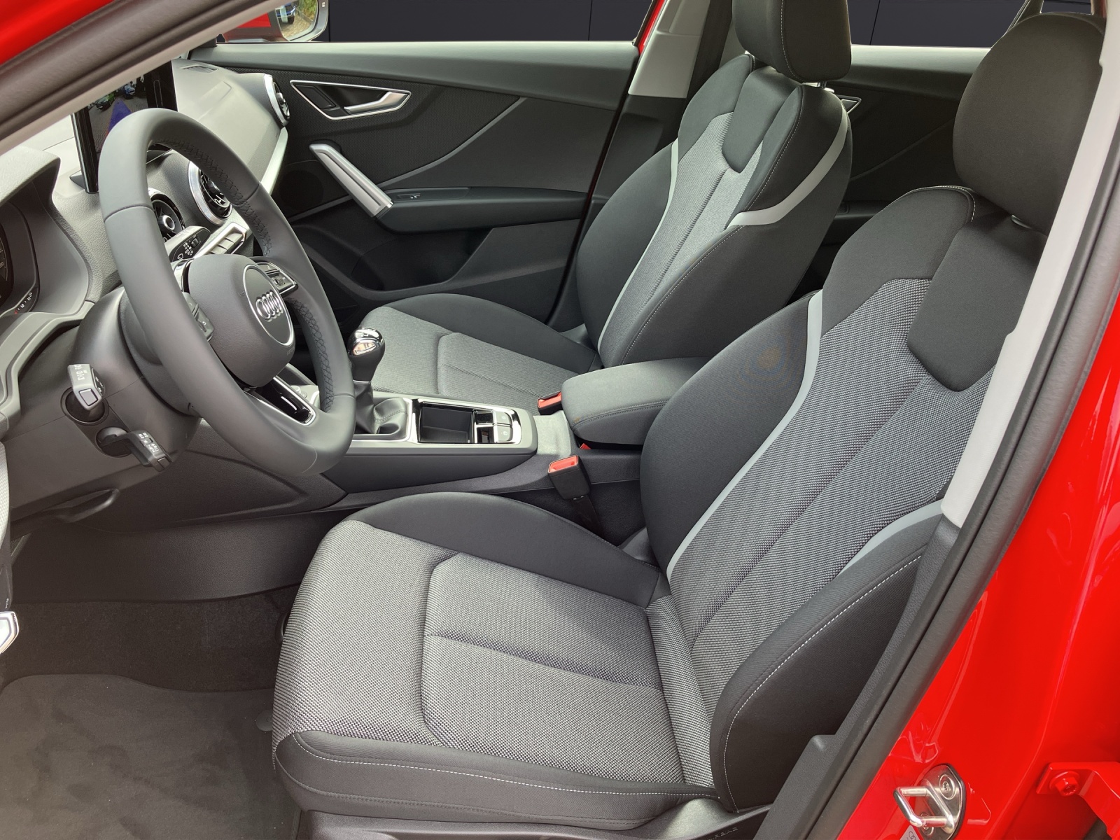 Fahrzeugabbildung Audi Q2 35 TFSI advanced, MatrixLED, virtual cockpit plus