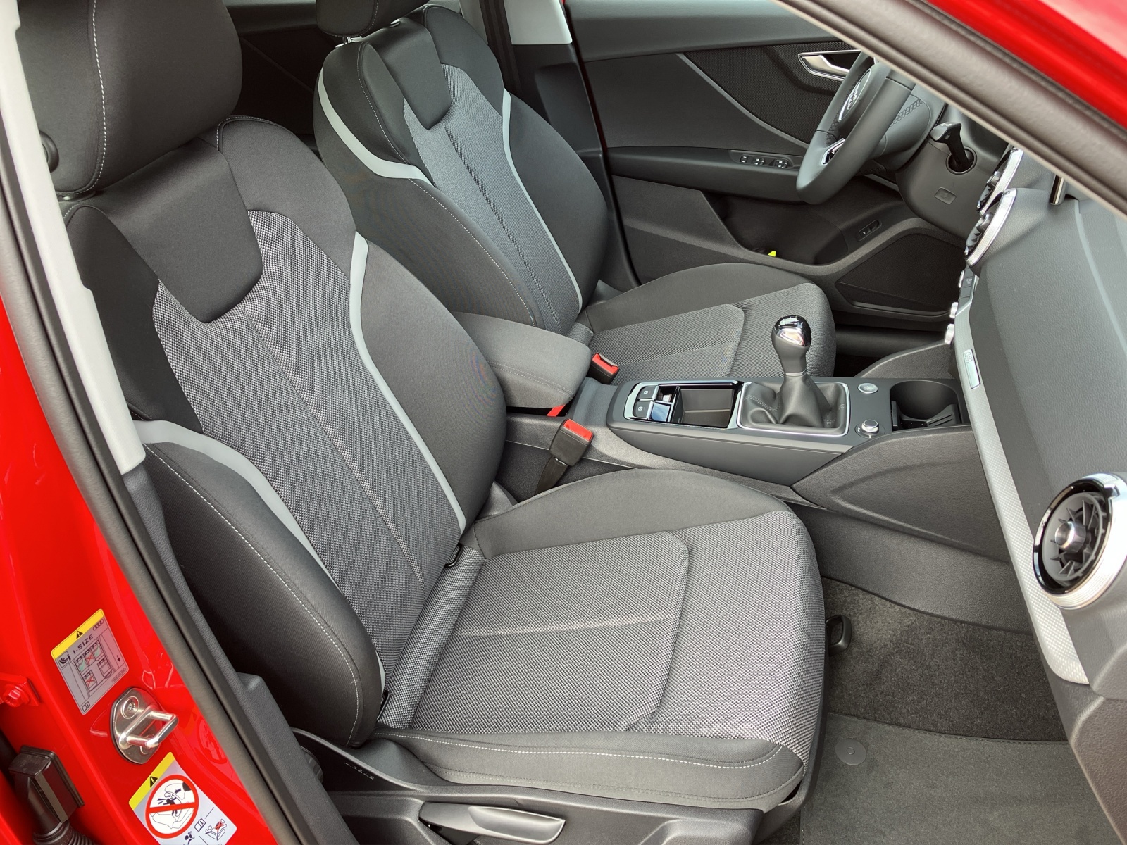 Fahrzeugabbildung Audi Q2 35 TFSI advanced, MatrixLED, virtual cockpit plus