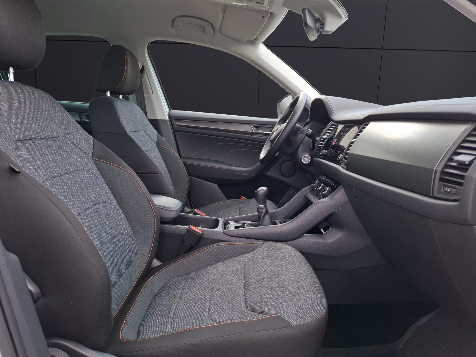 Fahrzeugabbildung SKODA Kodiaq TSI Clever Matrix AHK Navi ACC RFK SH 19