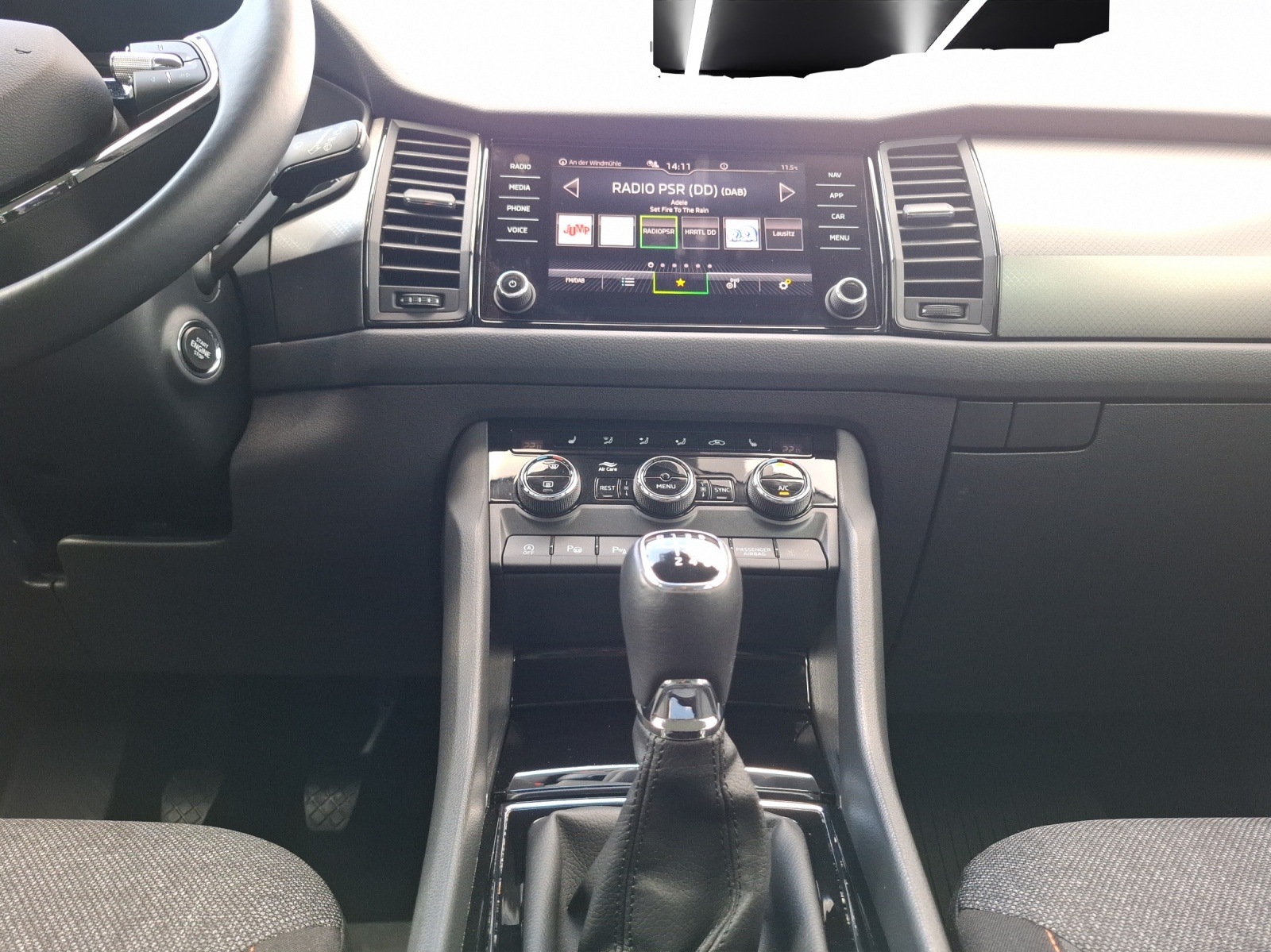 Fahrzeugabbildung SKODA Kodiaq TSI Clever Matrix AHK Navi ACC RFK SH 19