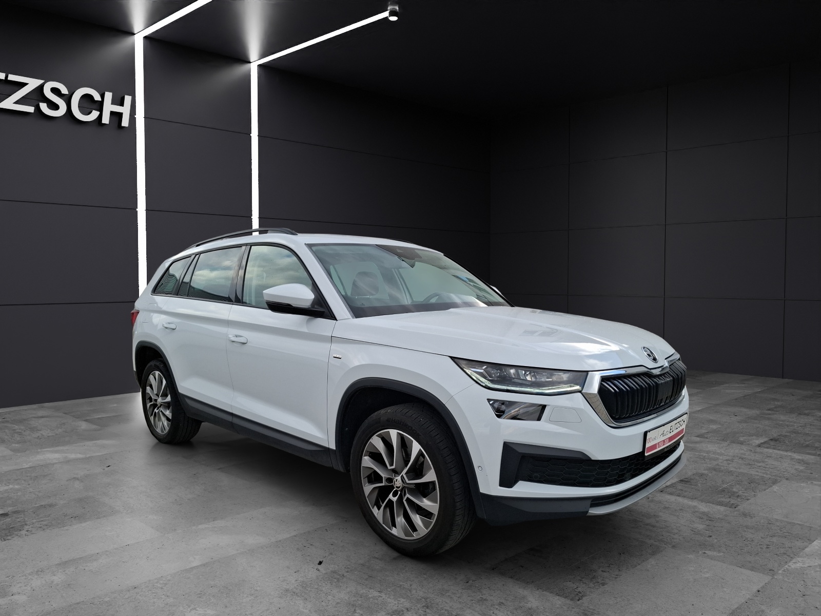Fahrzeugabbildung SKODA Kodiaq TSI Clever Matrix AHK Navi ACC RFK SH 19