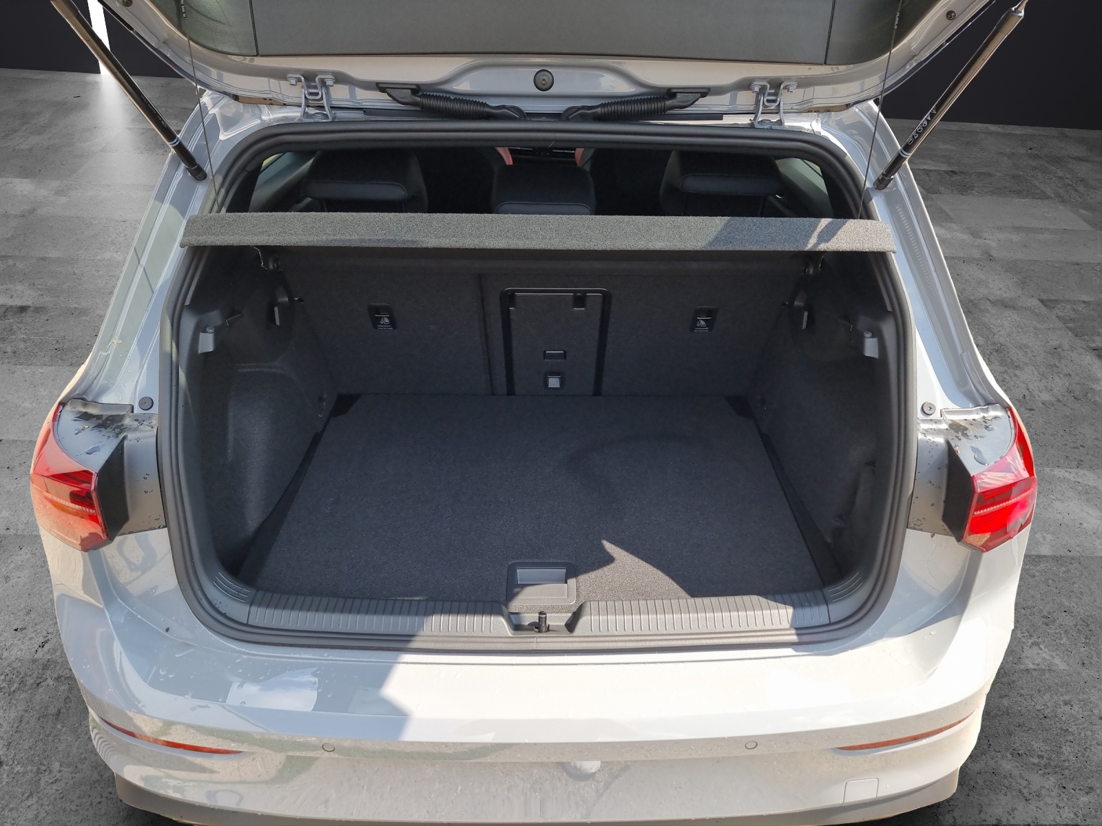 Fahrzeugabbildung Volkswagen Golf VIII GTI Clubsport Akrapovic Matrix Pano H/K NaviAID ACC