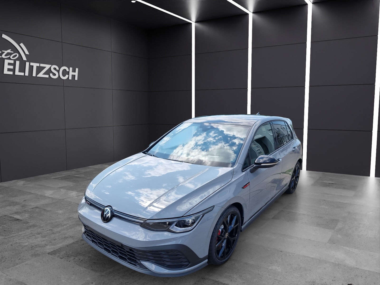 Fahrzeugabbildung Volkswagen Golf VIII GTI Clubsport Akrapovic Matrix Pano H/K NaviAID ACC