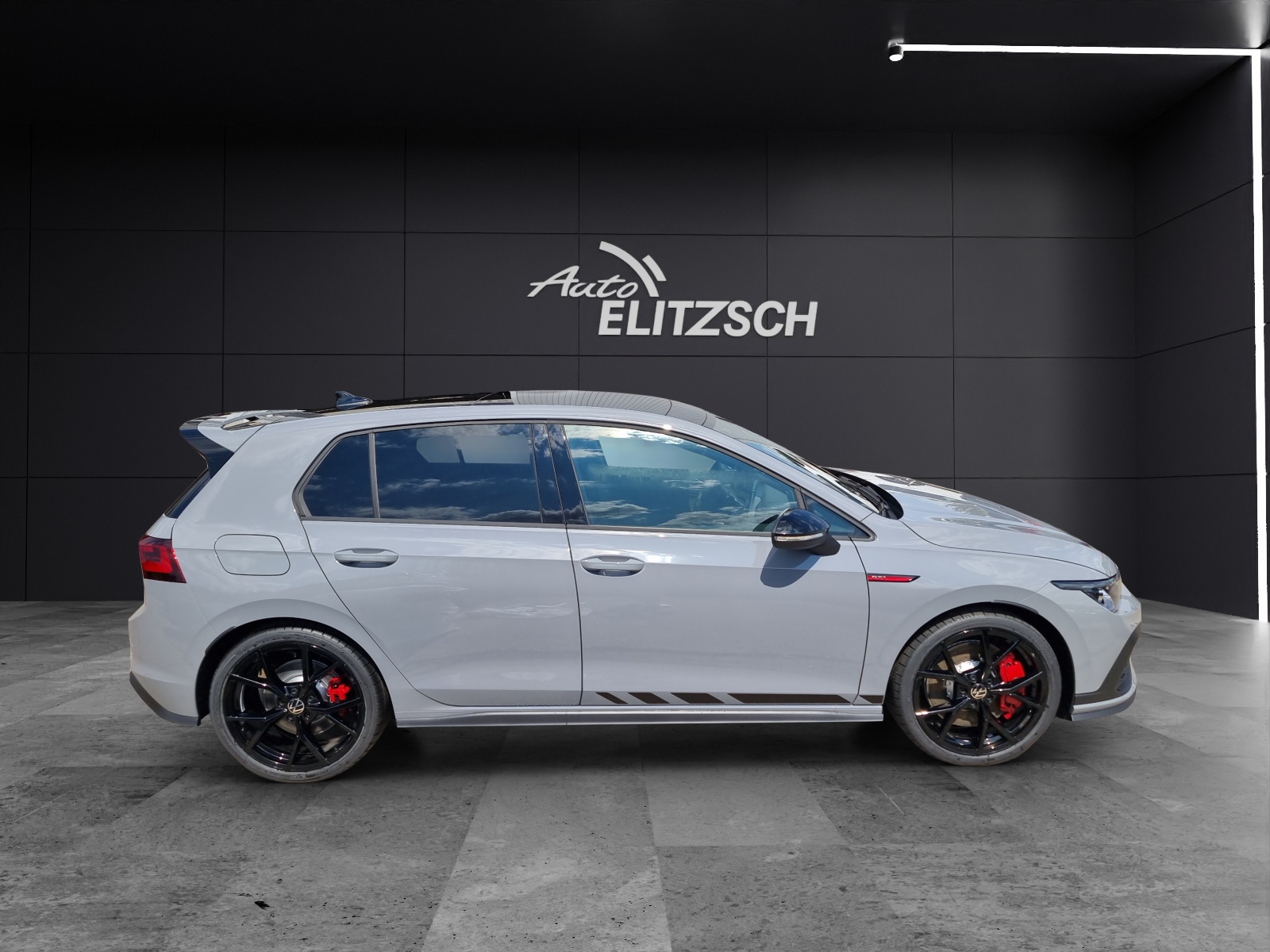 Fahrzeugabbildung Volkswagen Golf VIII GTI Clubsport Akrapovic Matrix Pano H/K NaviAID ACC
