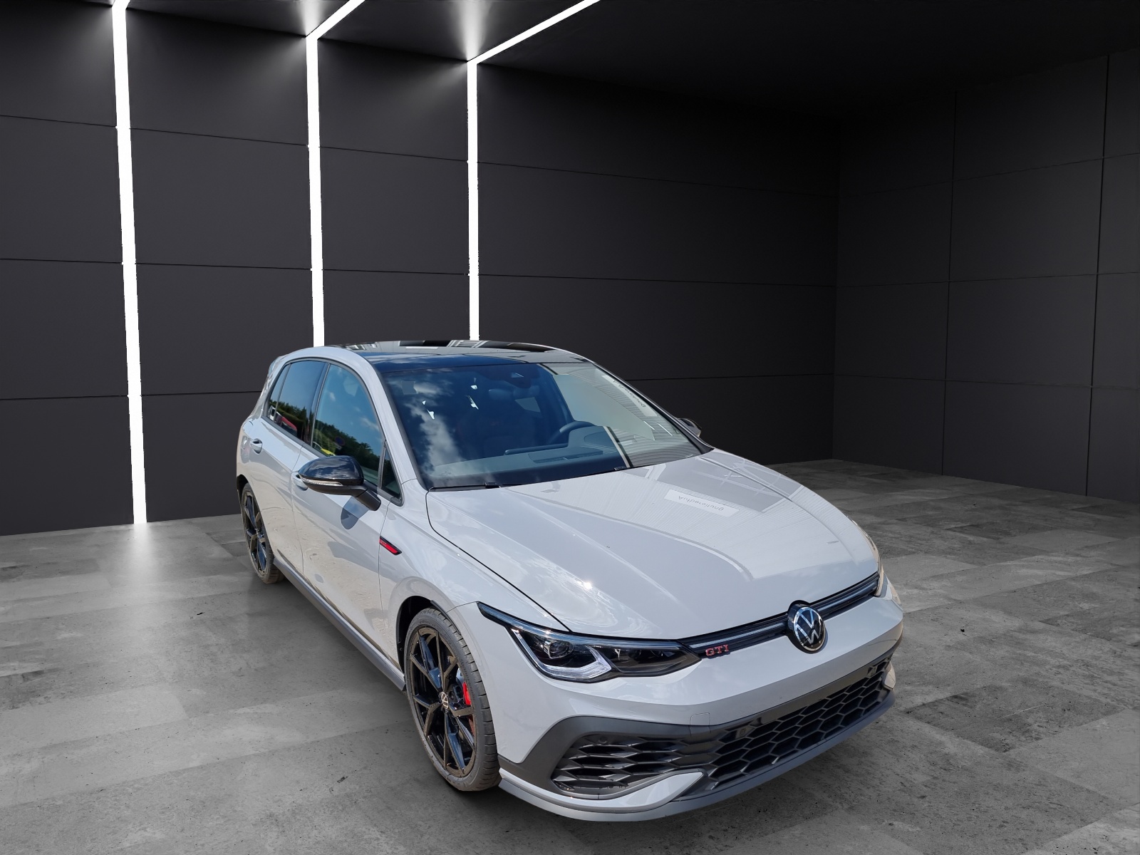 Fahrzeugabbildung Volkswagen Golf VIII GTI Clubsport Akrapovic Matrix Pano H/K NaviAID ACC
