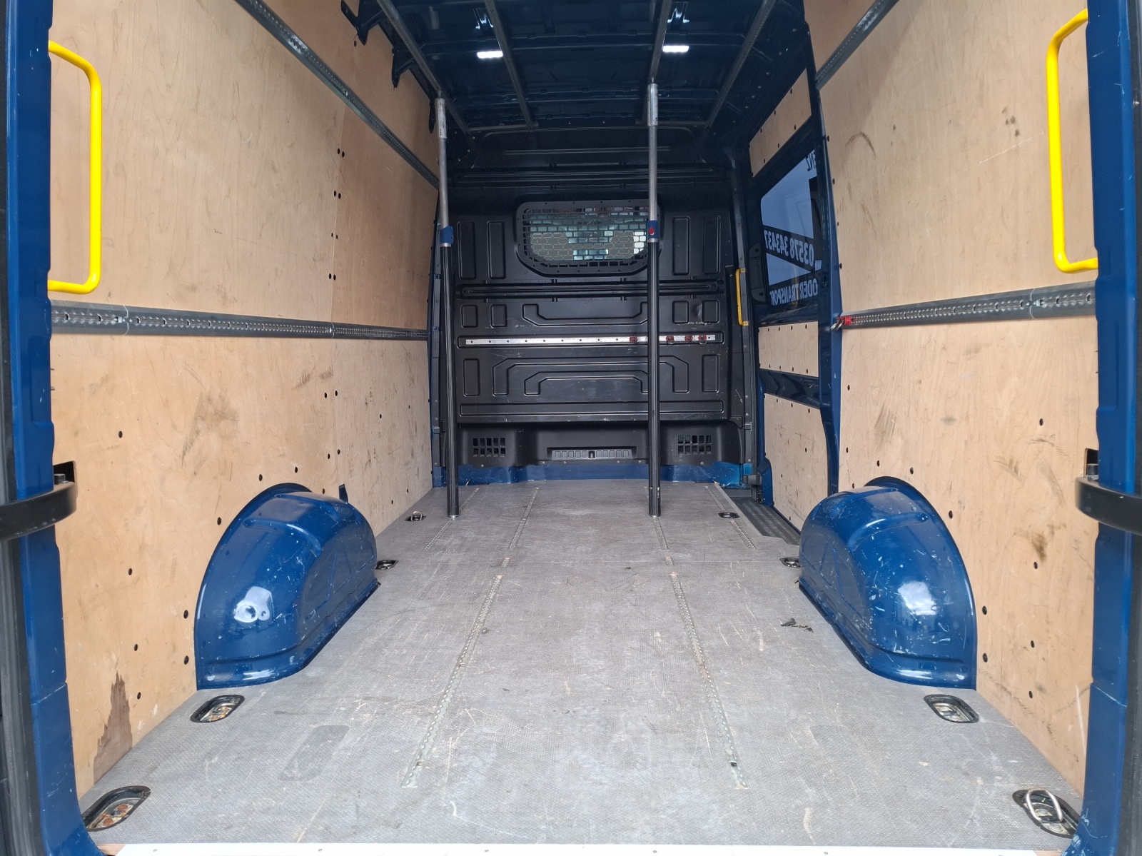 Fahrzeugabbildung Volkswagen Crafter Kasten 35 MR HD DSG LED NAVI KLIMA ACC PDC SHZ