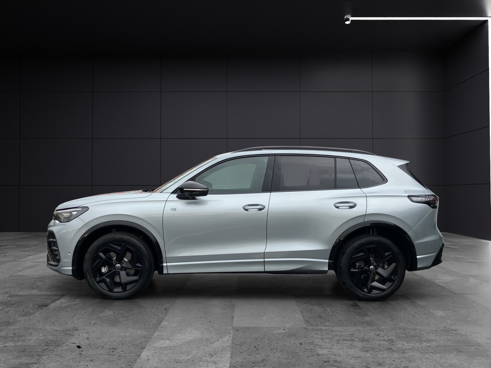 Fahrzeugabbildung Volkswagen Tiguan R-Line Black-Style AHK NAVI