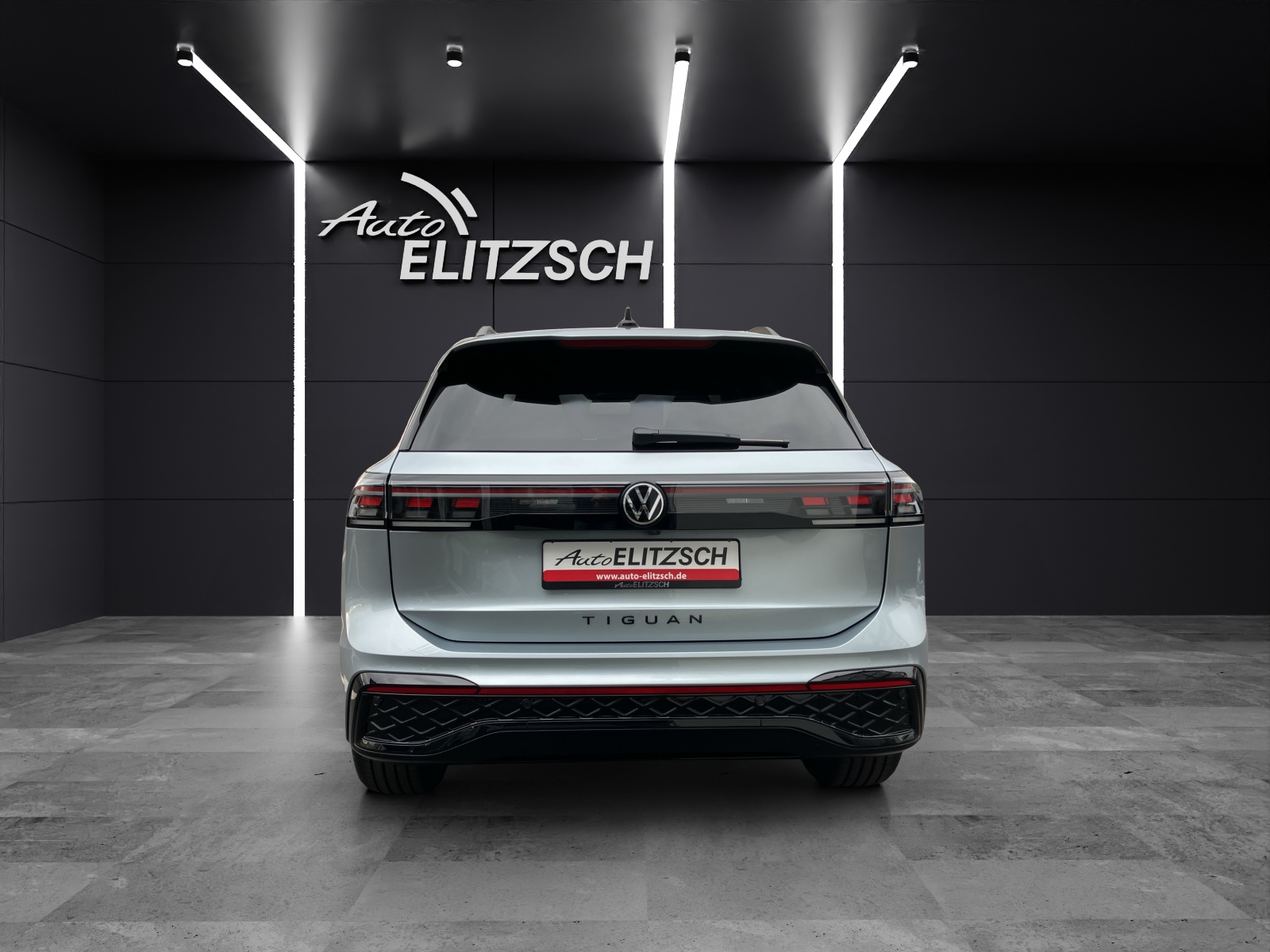 Fahrzeugabbildung Volkswagen Tiguan R-Line Black-Style AHK NAVI