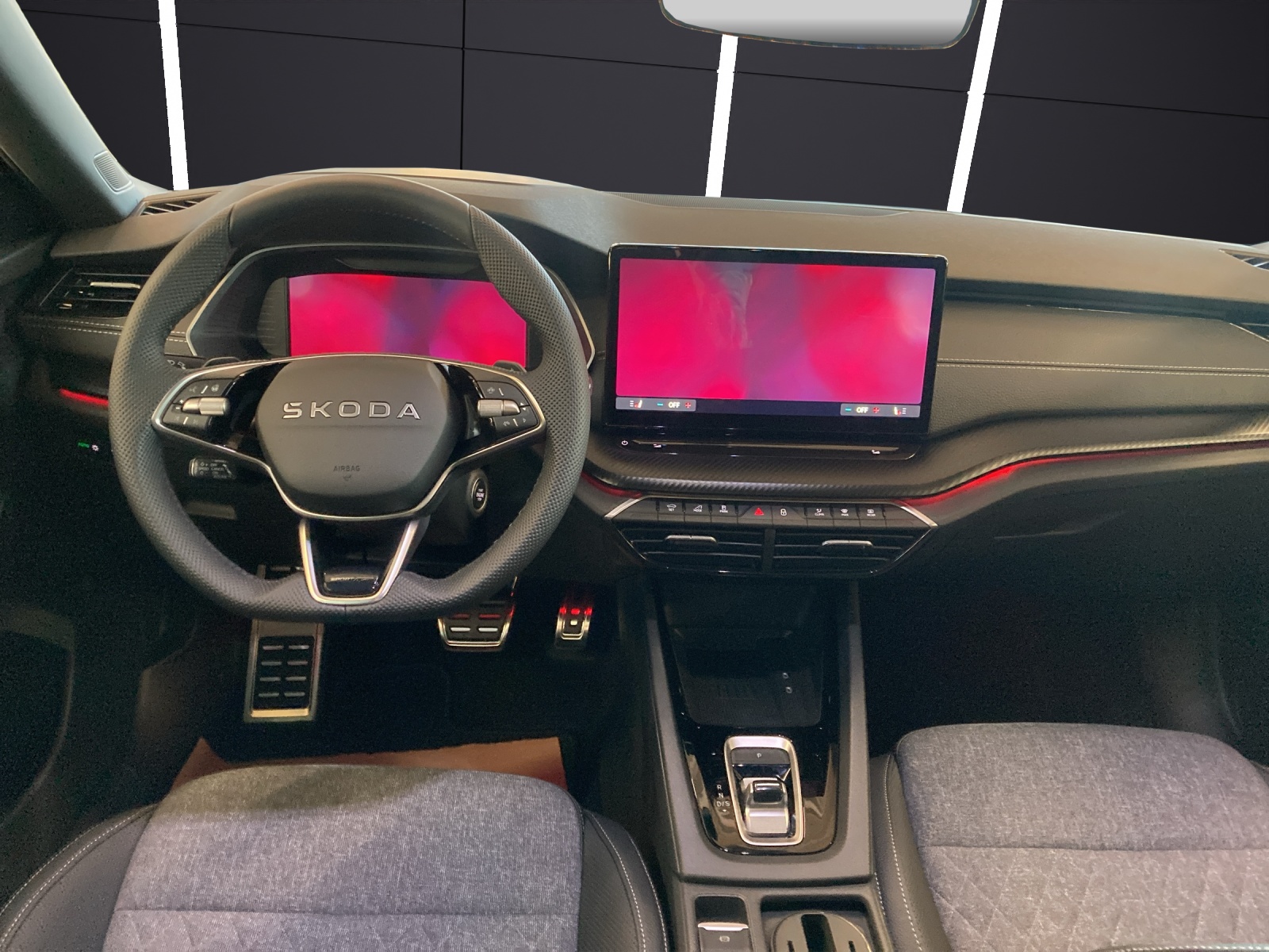 Fahrzeugabbildung SKODA Octavia Combi 2.0 TSI Sportline 4x4 DSG AHZV MATRIX AREA VIEW NAVI