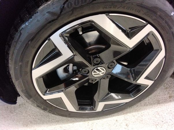 Fahrzeugabbildung Volkswagen Passat Variant TDI R-line DSG Standhzg. Matrix AHK Navi AID HUD ACC RFK SH