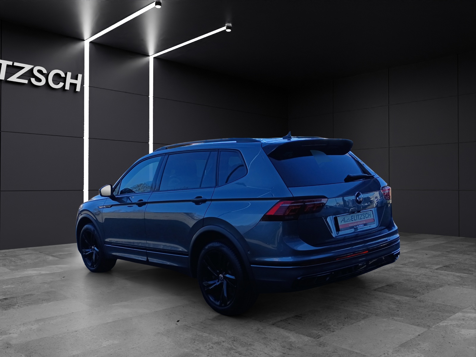 Fahrzeugabbildung Volkswagen Tiguan Allspace TSI R-Line DSG 4M Matrix AHK Navi AID ACC RFK Harman SH 19