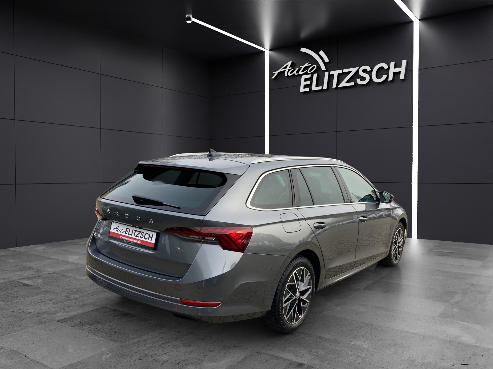 Fahrzeugabbildung SKODA Octavia Combi TDI Style DSG LED ACC HuD NAVI RFK SHZ LM