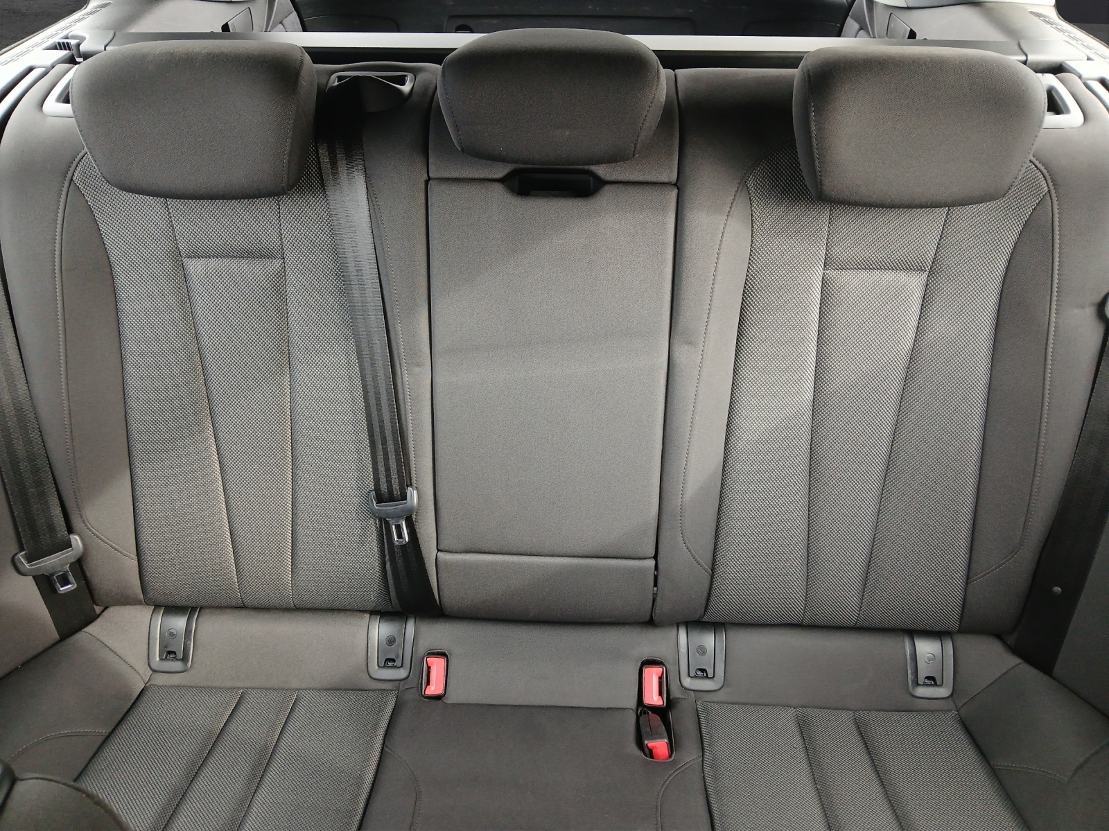 Fahrzeugabbildung Audi A4 Avant 40 TDI basis S-tronic Navi GRA PDC SH LM