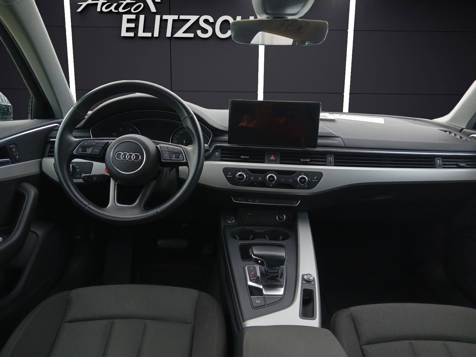Fahrzeugabbildung Audi A4 Avant 40 TDI basis S-tronic Navi GRA PDC SH LM