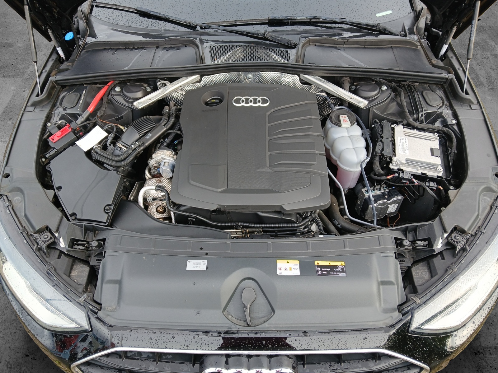 Fahrzeugabbildung Audi A4 Avant 40 TDI basis S-tronic Navi GRA PDC SH LM