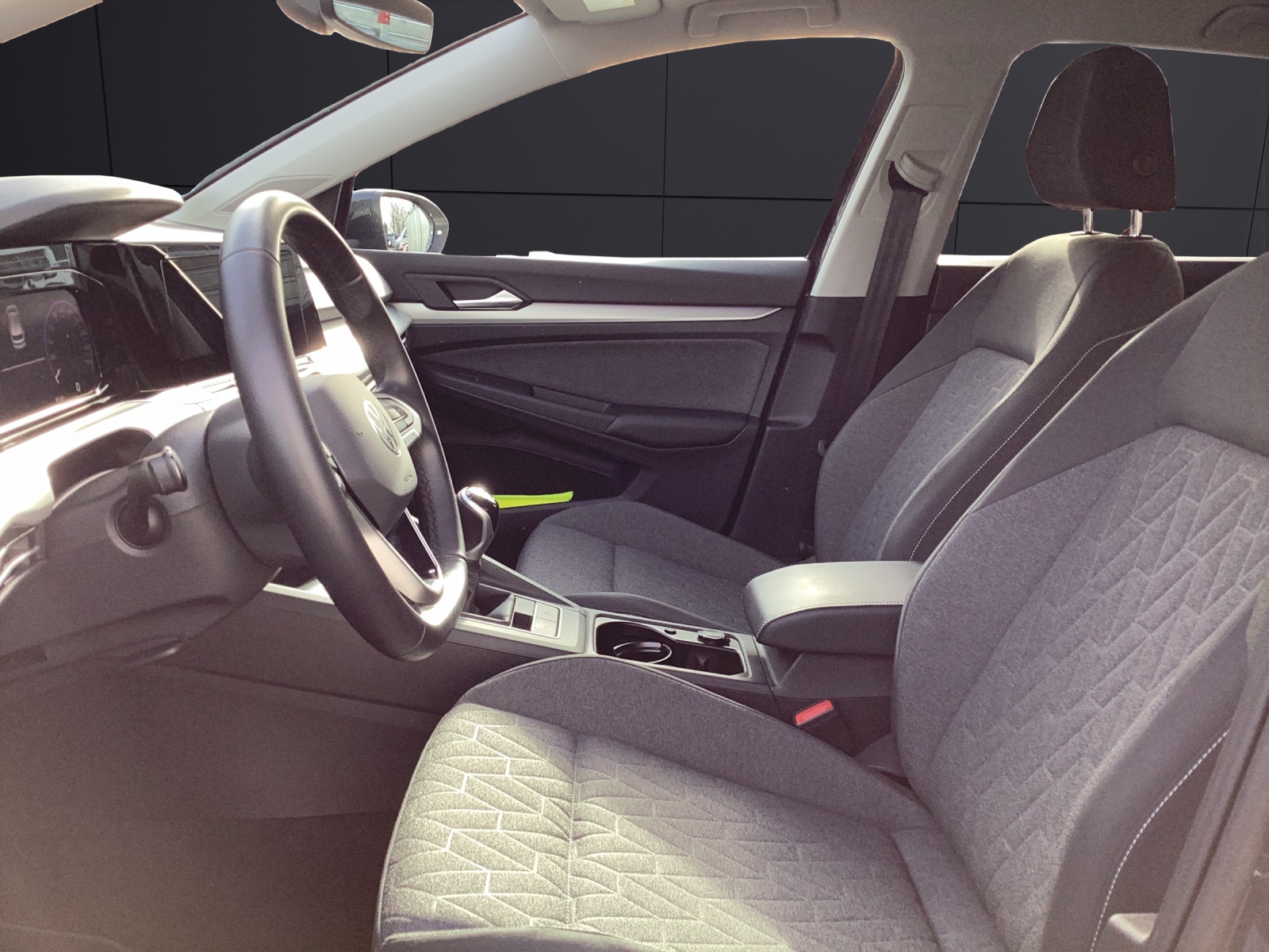 Fahrzeugabbildung Volkswagen Golf VIII 1.0 TSI Move LED RFK Lane-Assist AppCon SH