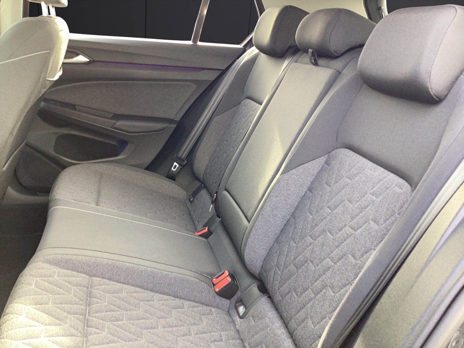 Fahrzeugabbildung Volkswagen Golf VIII 1.0 TSI Move LED RFK Lane-Assist AppCon SH