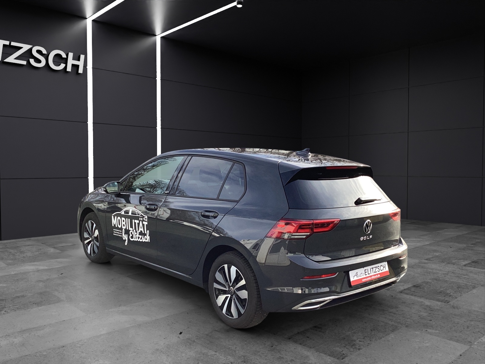 Fahrzeugabbildung Volkswagen Golf VIII 1.0 TSI Move LED RFK Lane-Assist AppCon SH