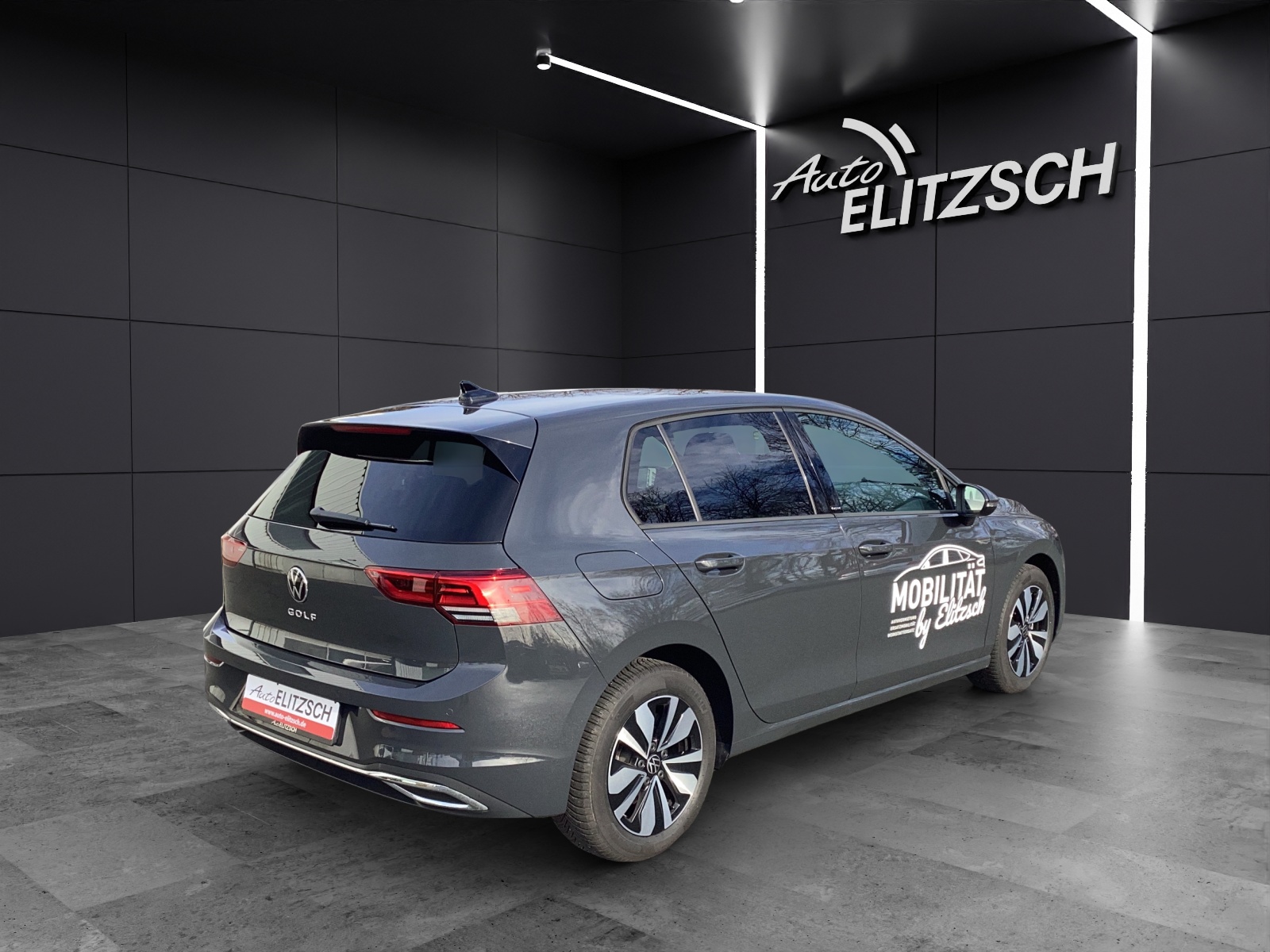 Fahrzeugabbildung Volkswagen Golf VIII 1.0 TSI Move LED RFK Lane-Assist AppCon SH