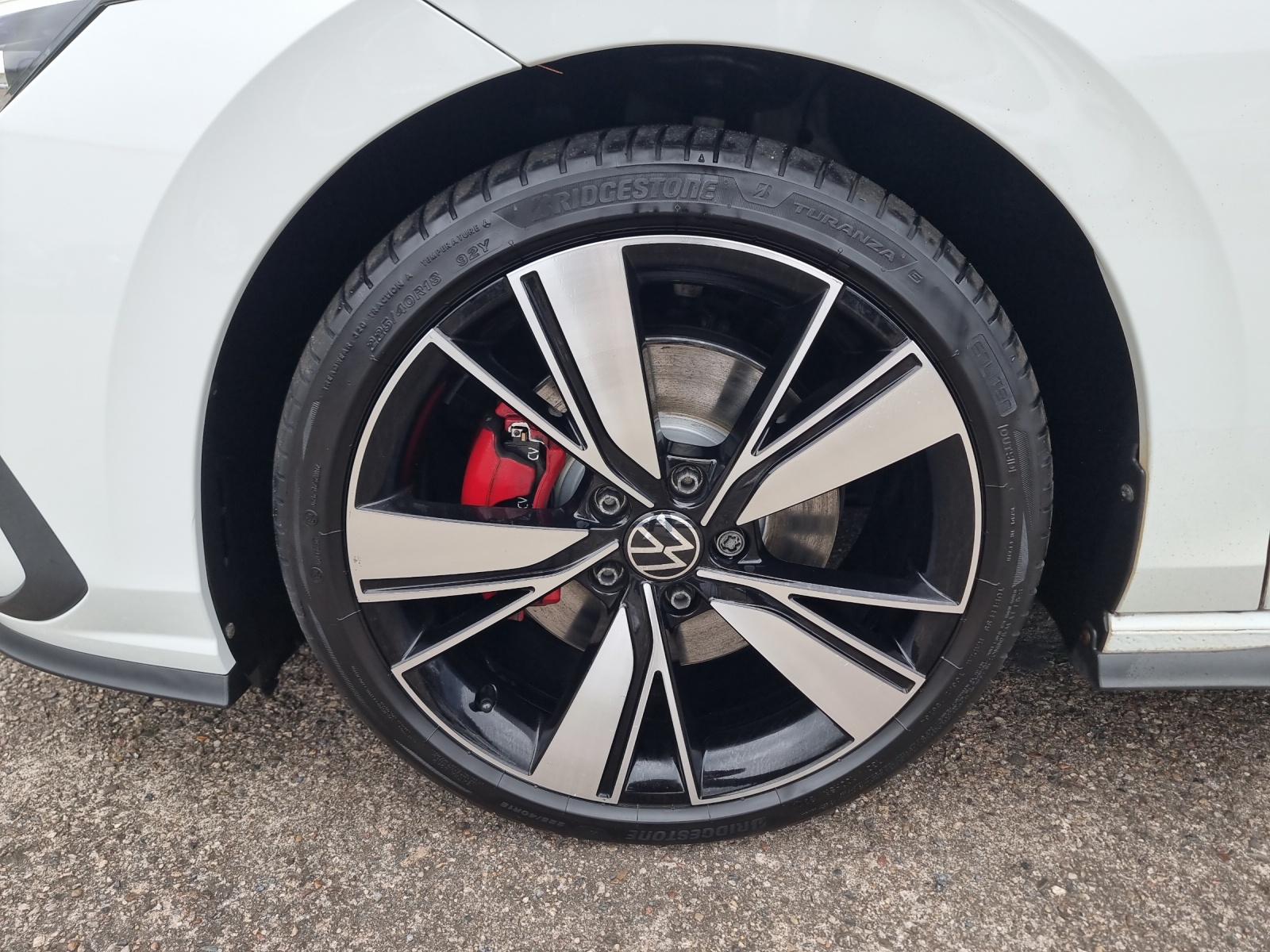 Fahrzeugabbildung Volkswagen Golf VIII GTD Business DSG LED+ ACC 18