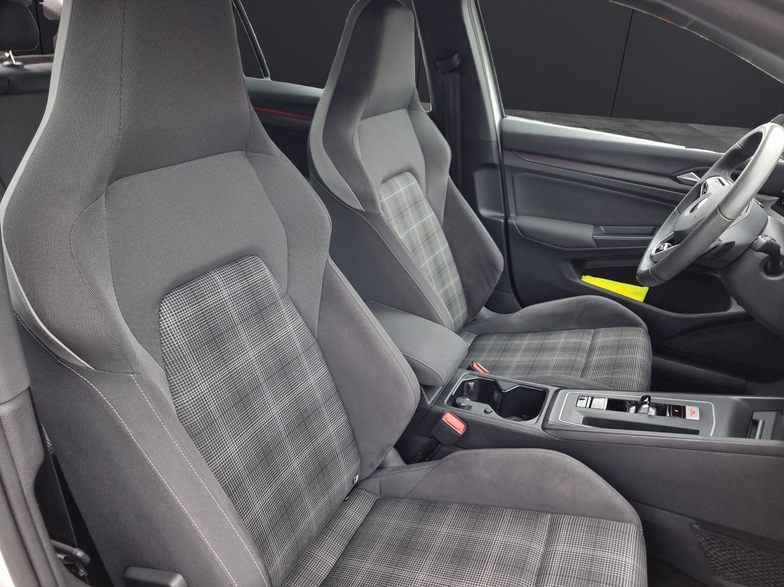 Fahrzeugabbildung Volkswagen Golf VIII GTD Business DSG LED+ ACC 18