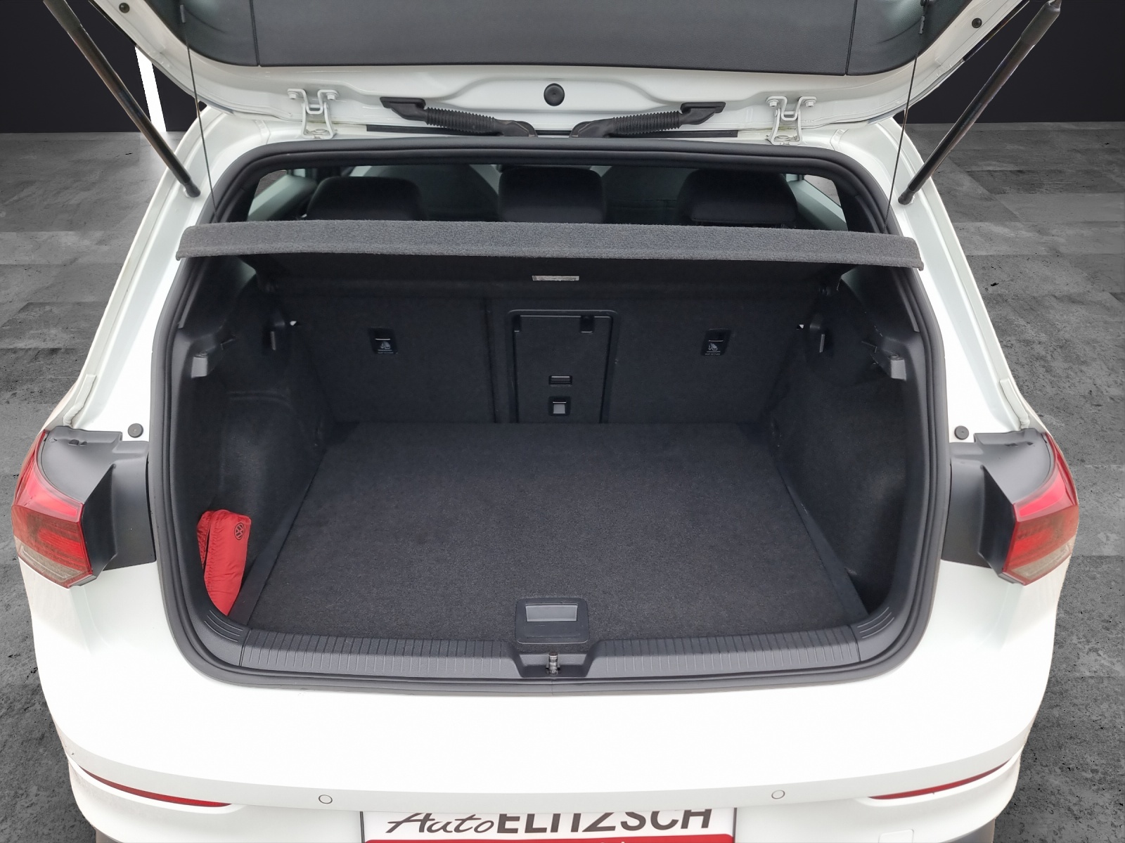 Fahrzeugabbildung Volkswagen Golf VIII GTD Business DSG LED+ ACC 18