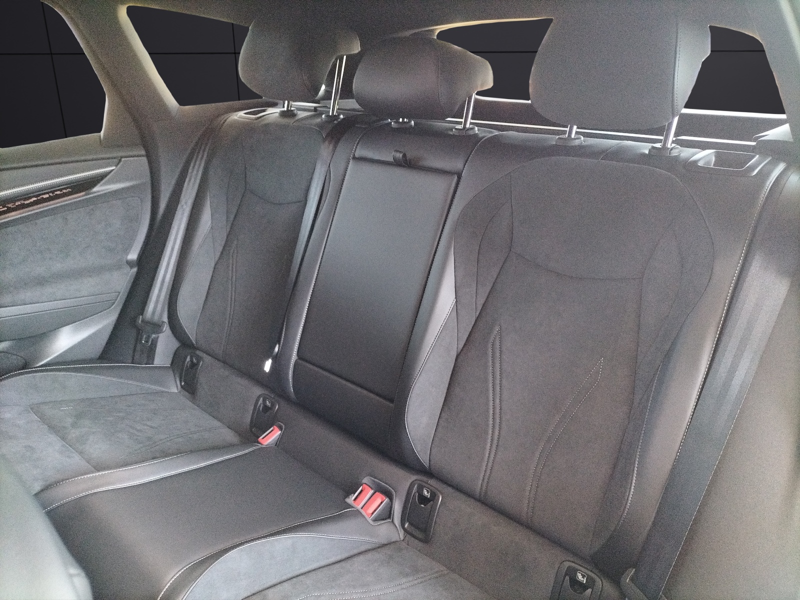 Fahrzeugabbildung Volkswagen ID.7 Tourer Pro S 210 kW