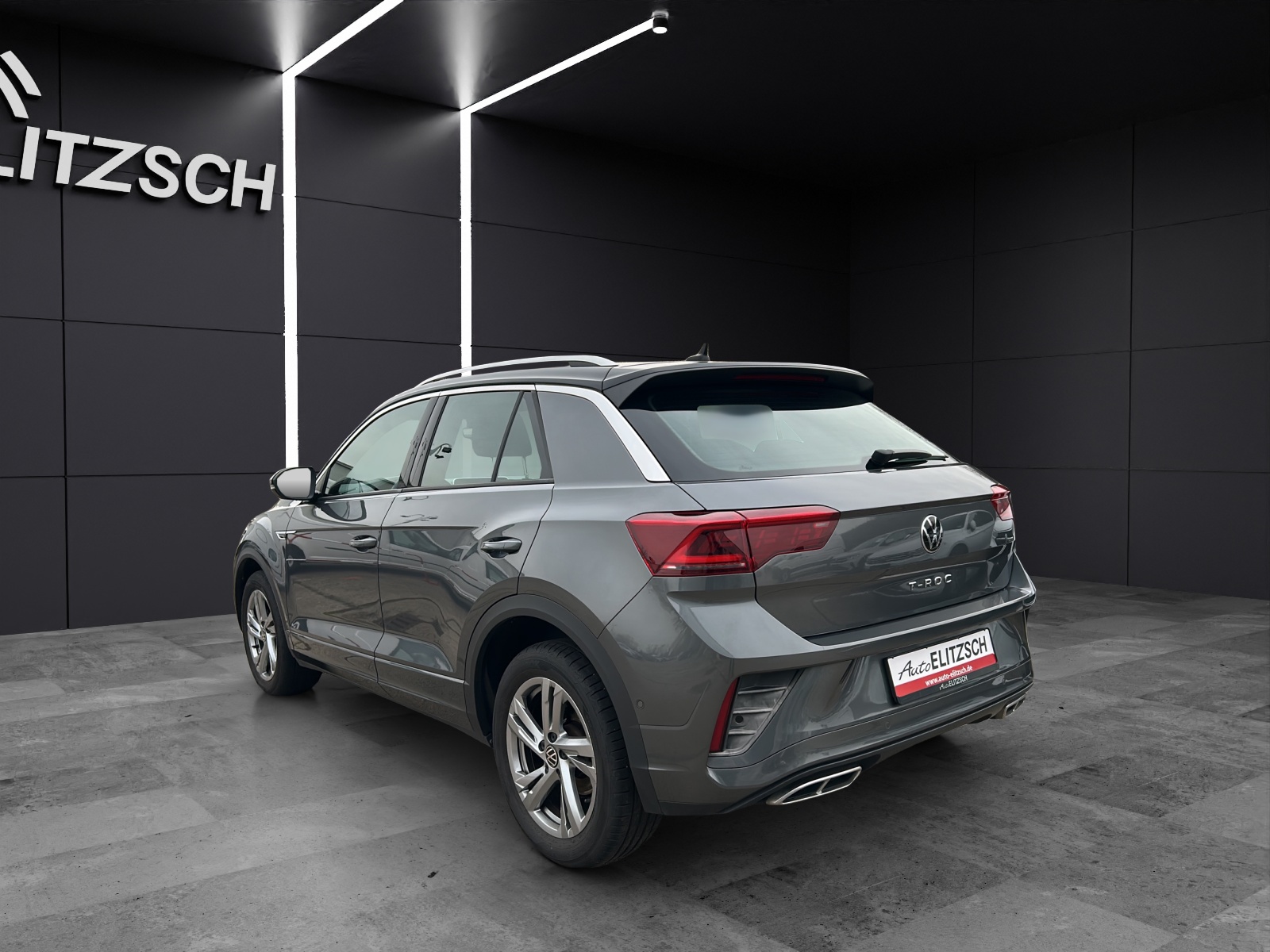 Fahrzeugabbildung Volkswagen T-Roc R-Line TSI DSG IQ.Light ACC STH SH LRHzg RearView Navi Klima