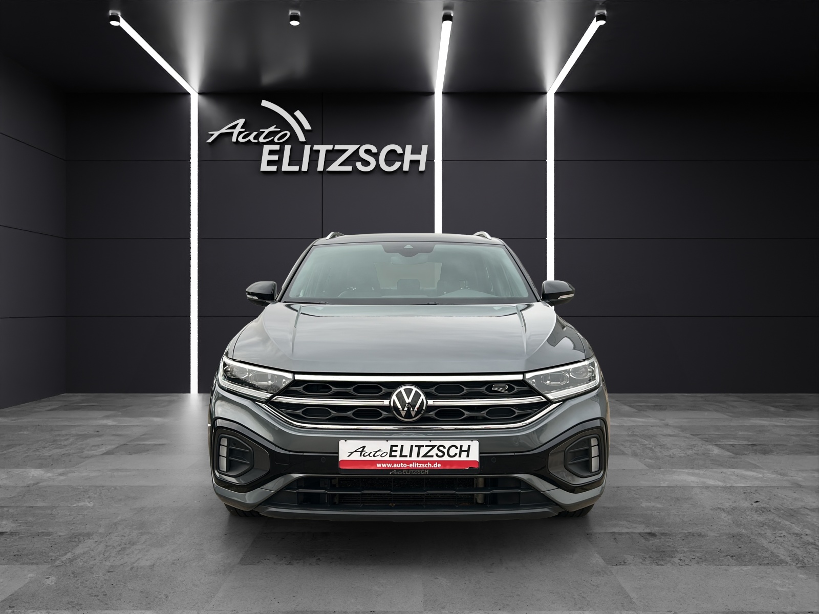 Fahrzeugabbildung Volkswagen T-Roc R-Line TSI DSG IQ.Light ACC STH SH LRHzg RearView Navi Klima