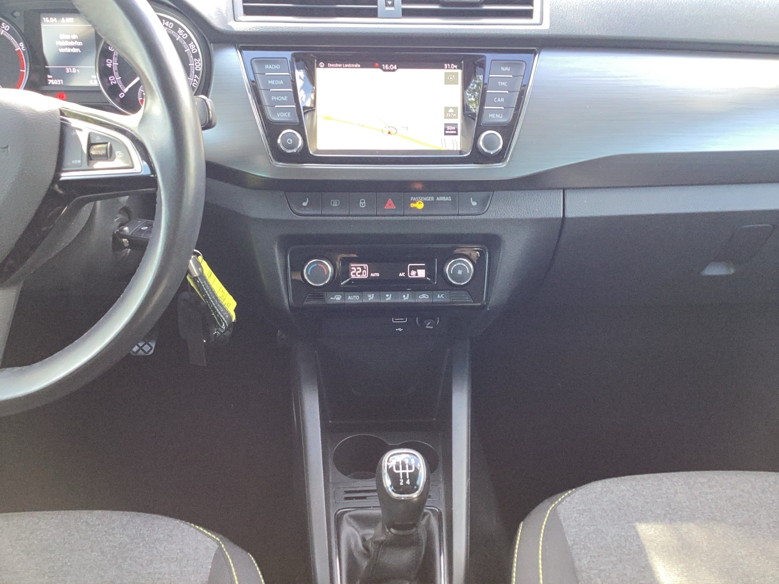 Fahrzeugabbildung SKODA Fabia Combi TSI Soleil LED Navi ACC RFK SHZ