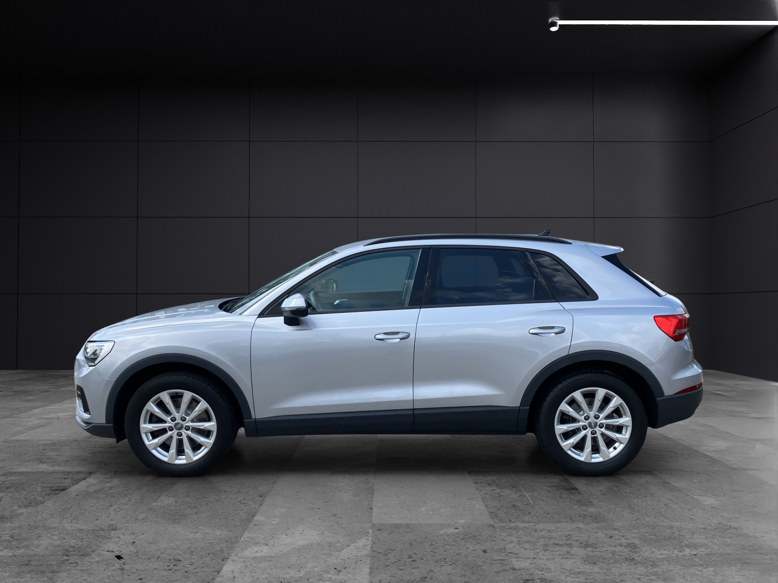 Fahrzeugabbildung Audi Q3 40 TFSI quattro S-tronic LED 18