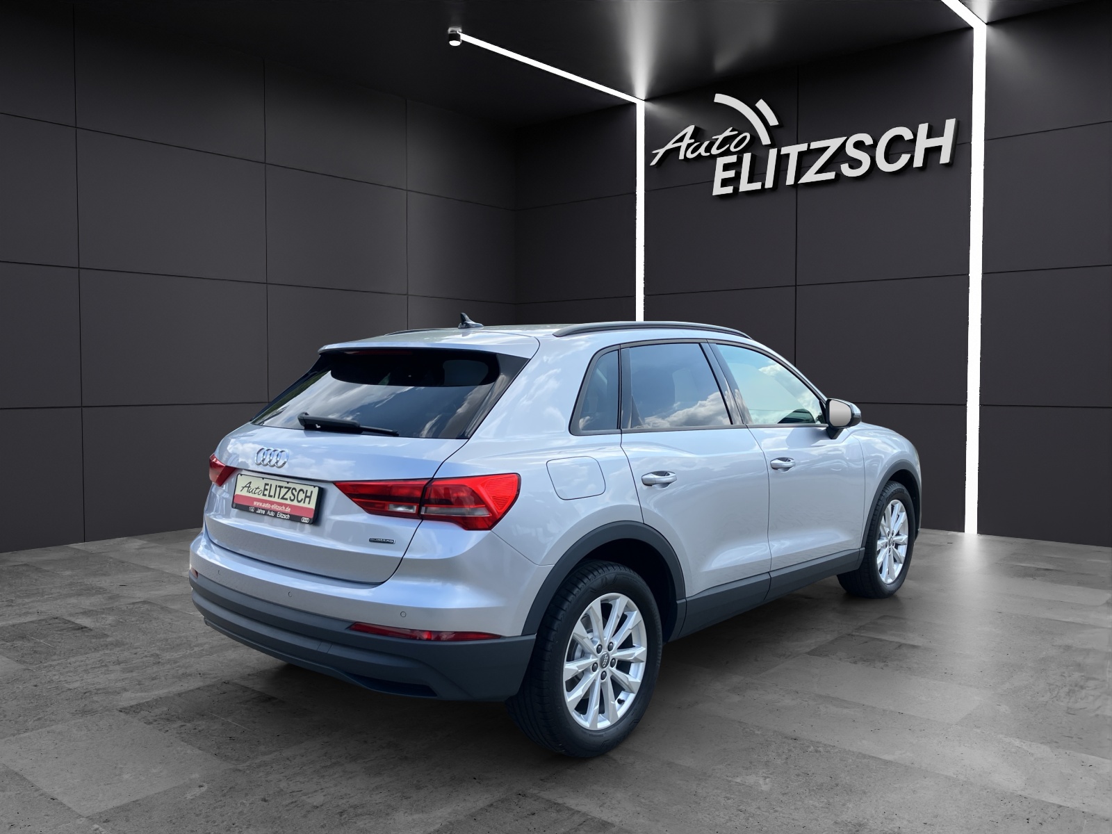 Fahrzeugabbildung Audi Q3 40 TFSI quattro S-tronic LED 18