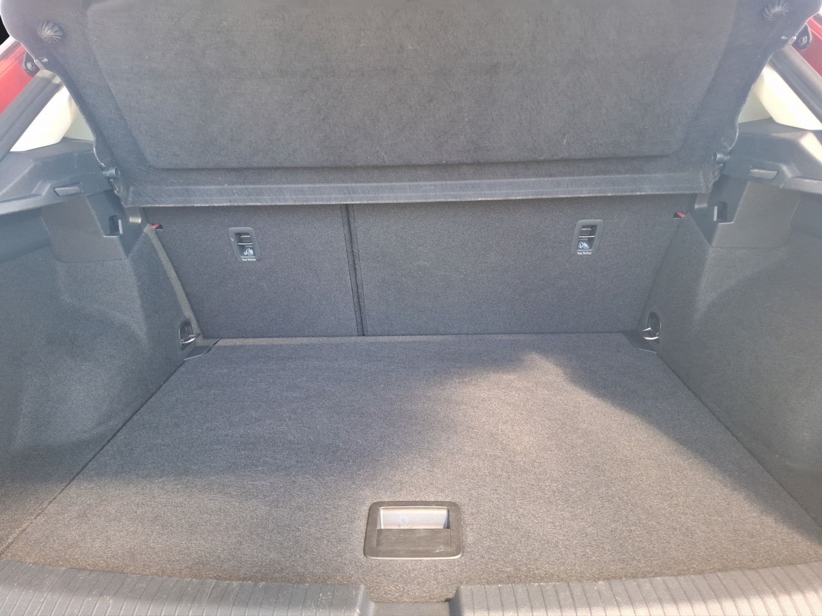 Fahrzeugabbildung Volkswagen T-Roc TSI LED AHK AID LANE Assist