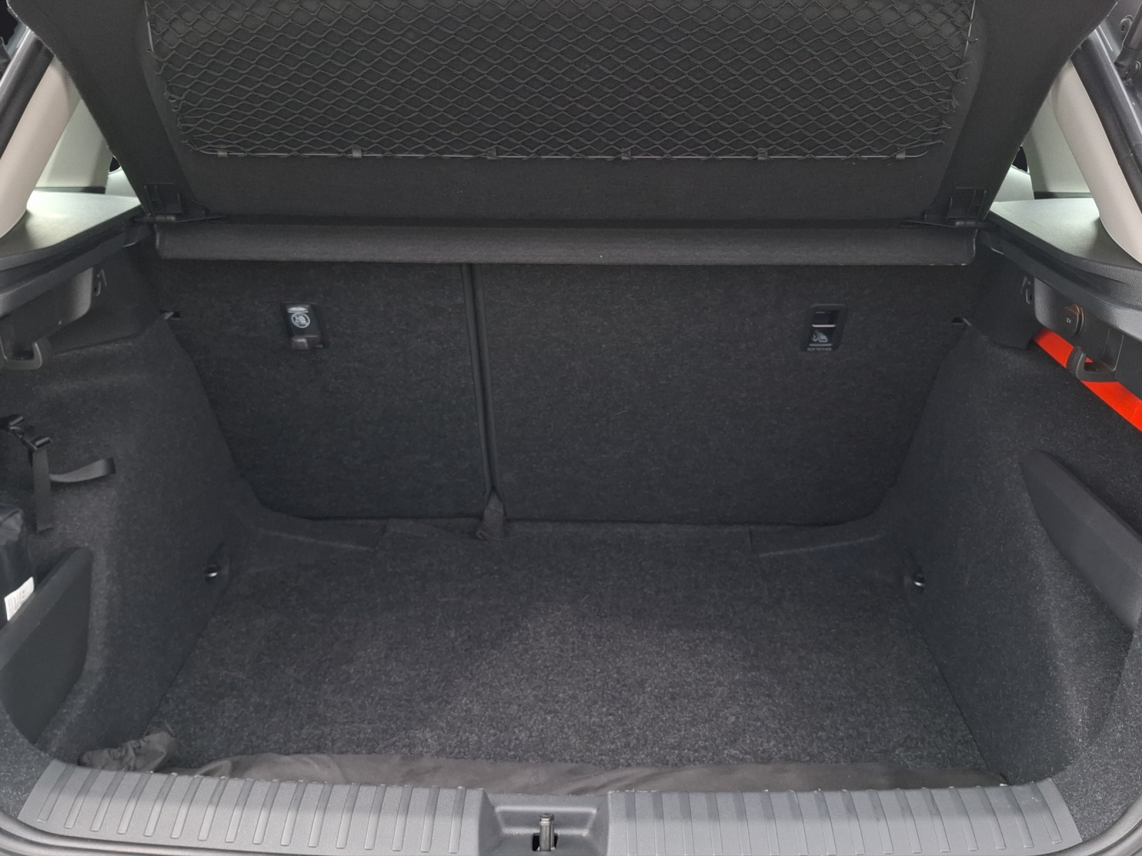 Fahrzeugabbildung SKODA Kamiq TSI Selection DSG LED Navi AID ACC RFK SHZ