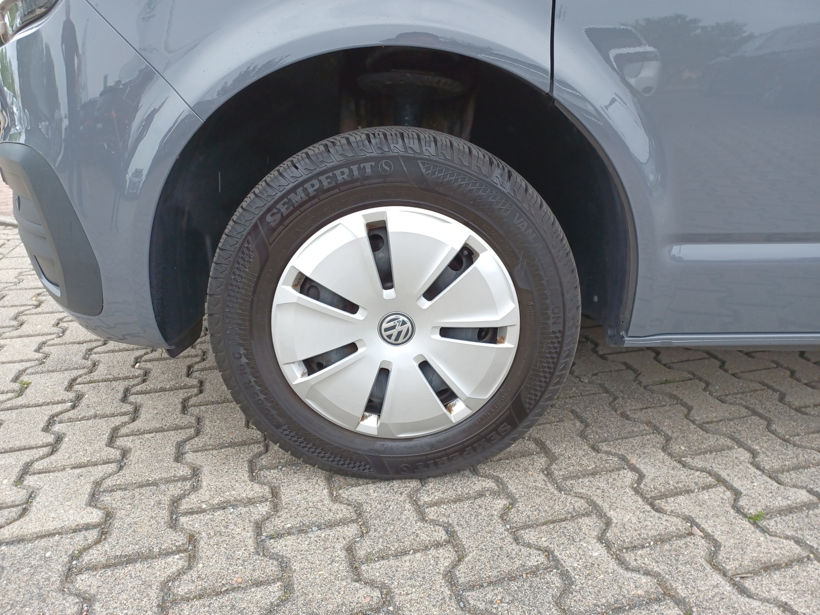 Fahrzeugabbildung Volkswagen T6 Multivan T6.1 TDI Family KLIMA VORB. AHK PDC DAB