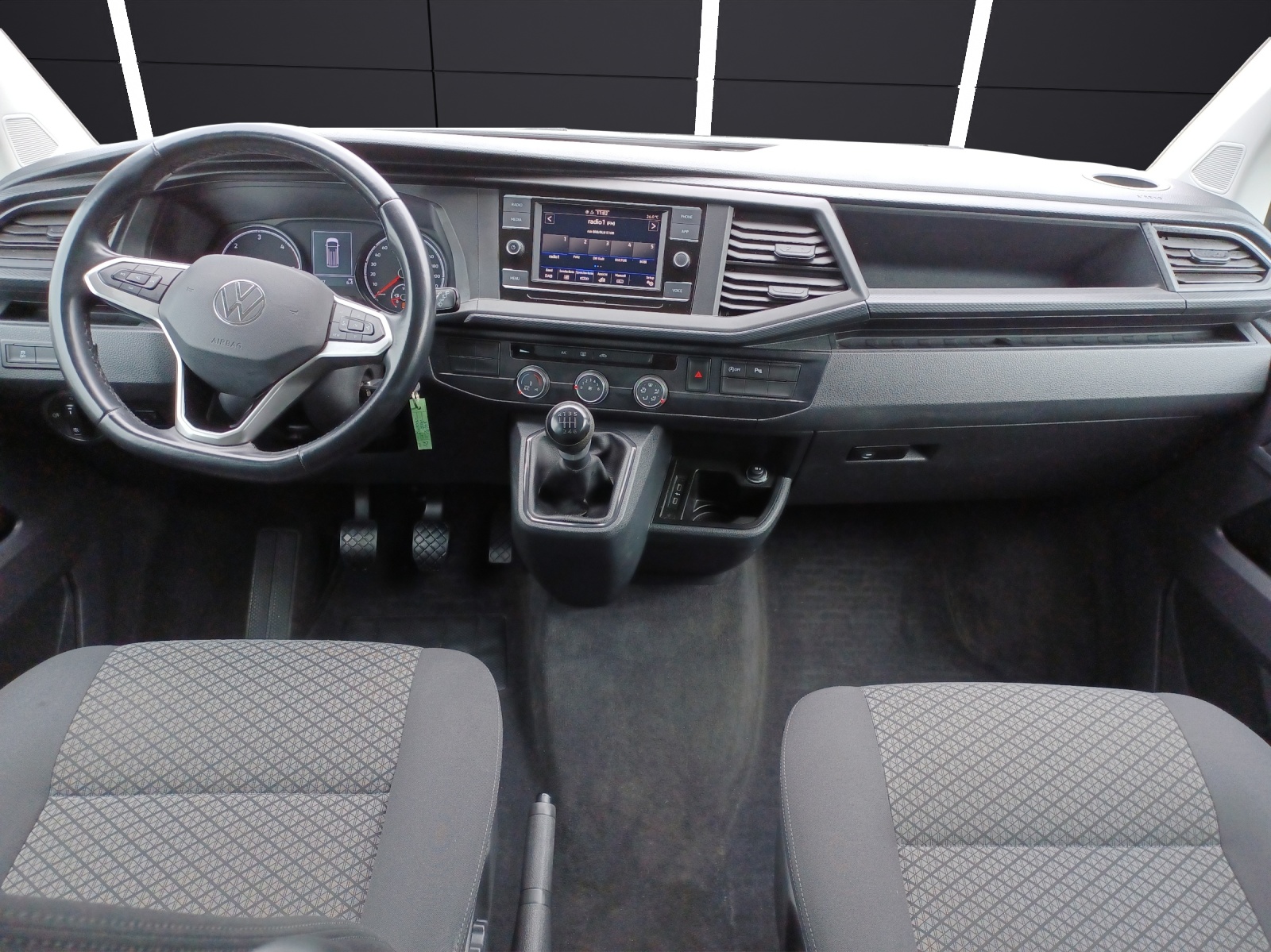 Fahrzeugabbildung Volkswagen T6 Multivan T6.1 TDI Family KLIMA VORB. AHK PDC DAB