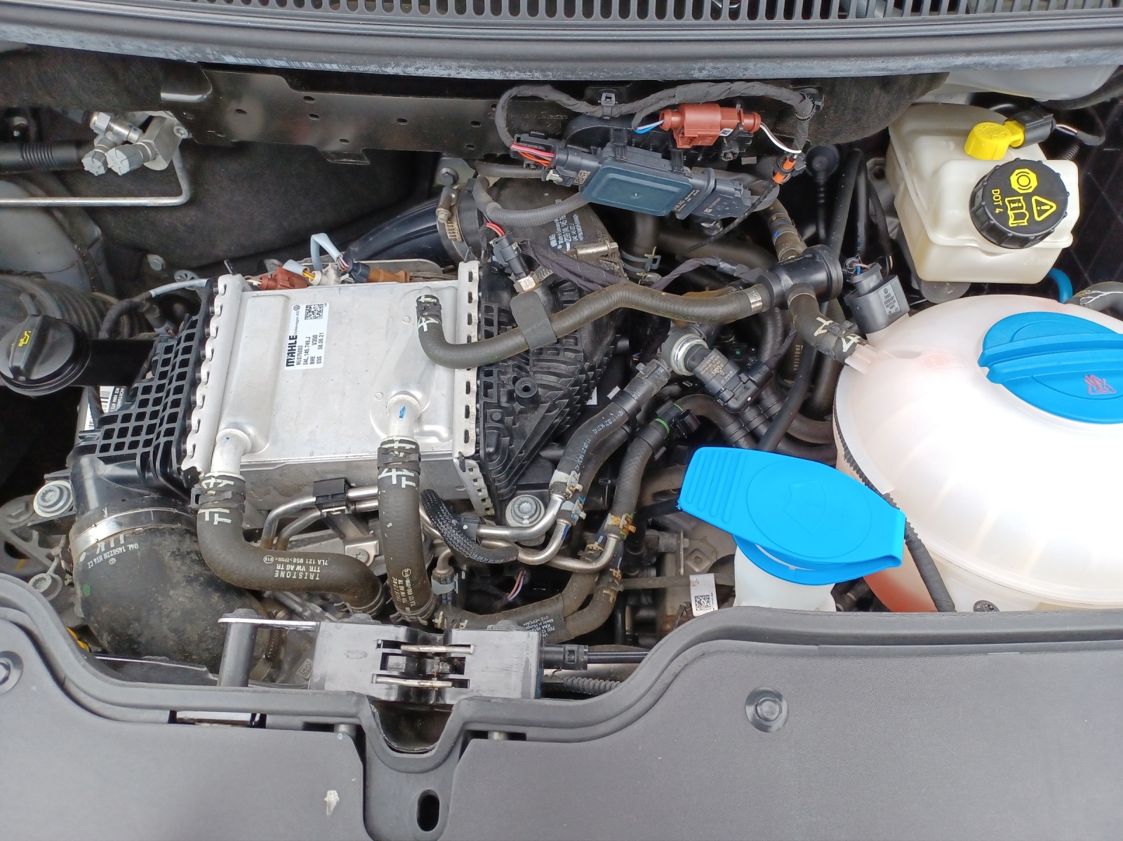 Fahrzeugabbildung Volkswagen T6 Multivan T6.1 TDI Family KLIMA VORB. AHK PDC DAB