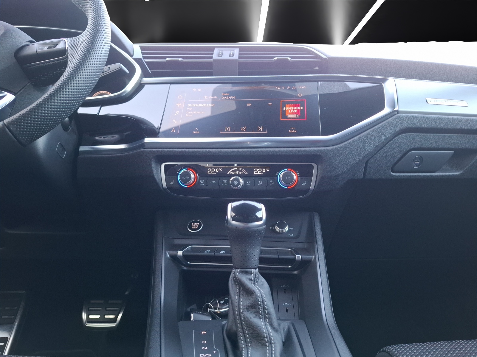 Fahrzeugabbildung Audi Q3 45 TFSI quattro S-Line S-tronic Standhzg Matrix AHK Navi AVC GRA Sonos SH 20