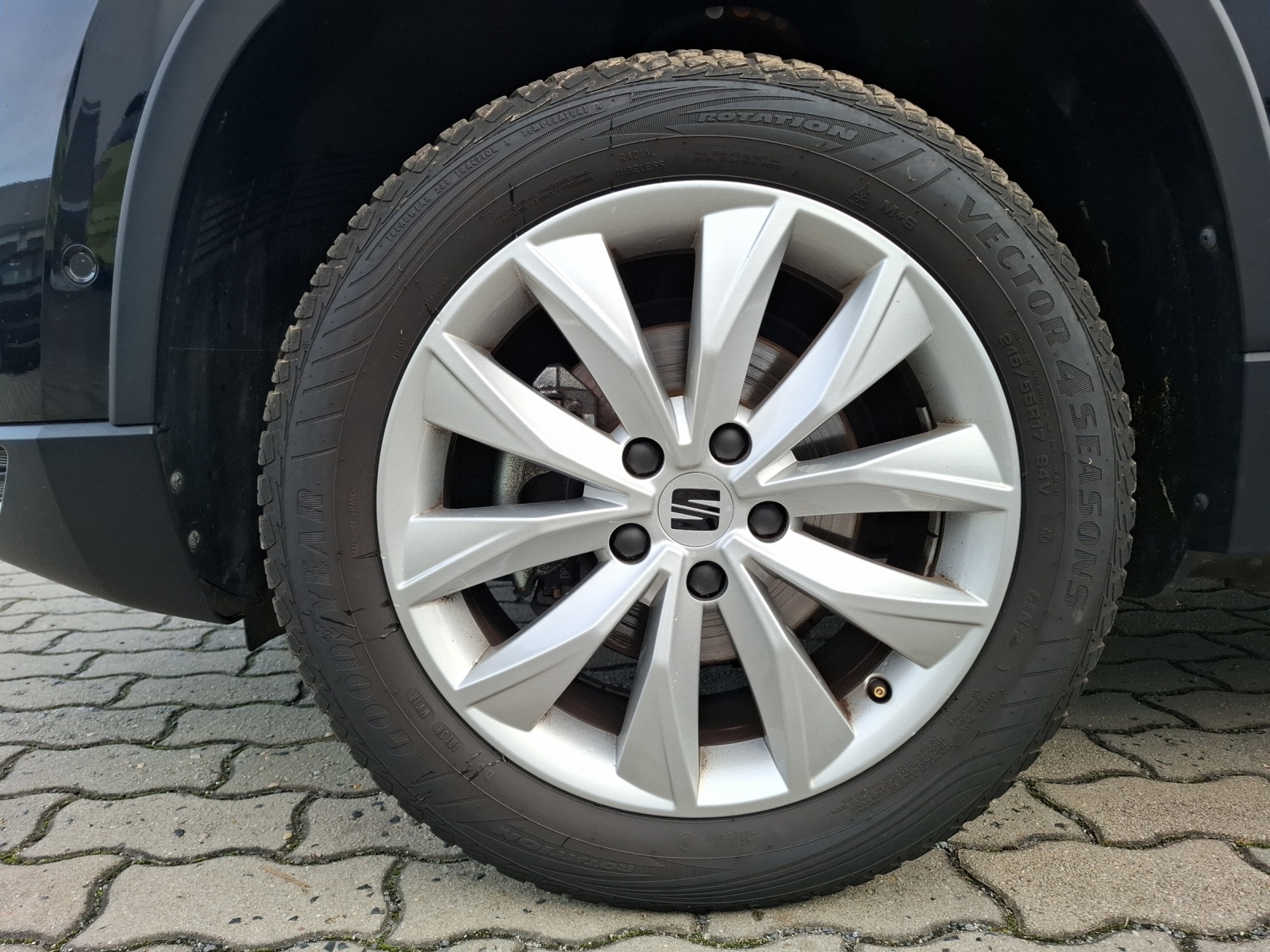 Fahrzeugabbildung SEAT Ateca TSI Xperience DSG LED Navi AID GRA RFK SH