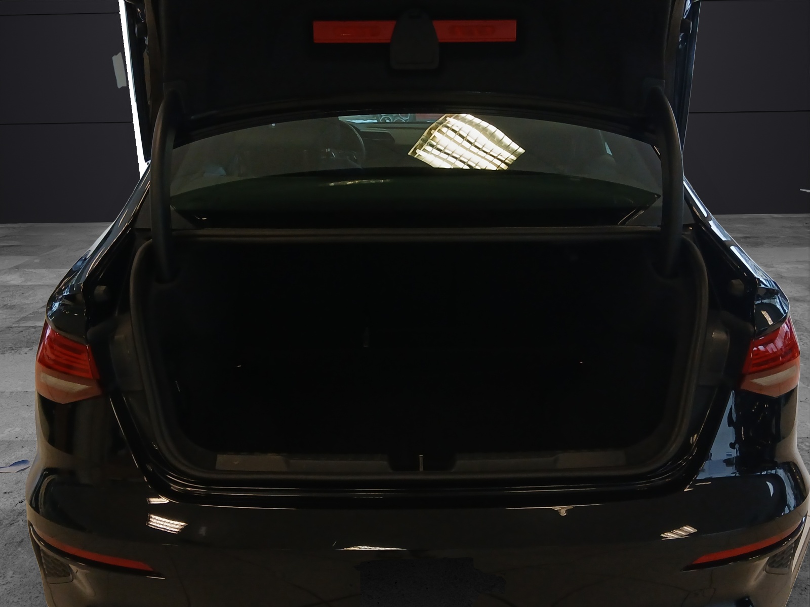 Fahrzeugabbildung Audi A3 Limousine 35 TFSI advanced S-tronic Navi AVC ACC PDC SH 17