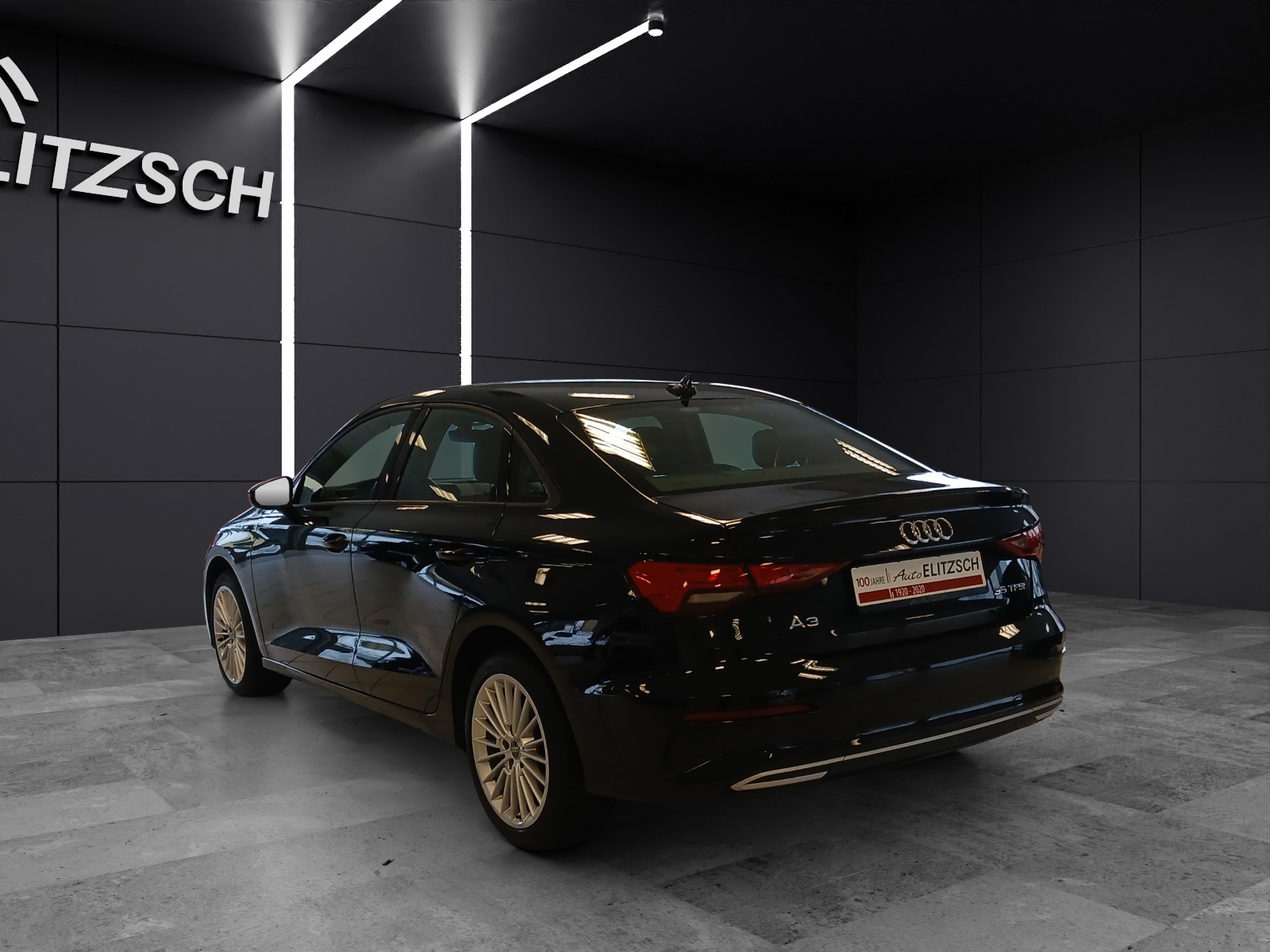Fahrzeugabbildung Audi A3 Limousine 35 TFSI advanced S-tronic Navi AVC ACC PDC SH 17