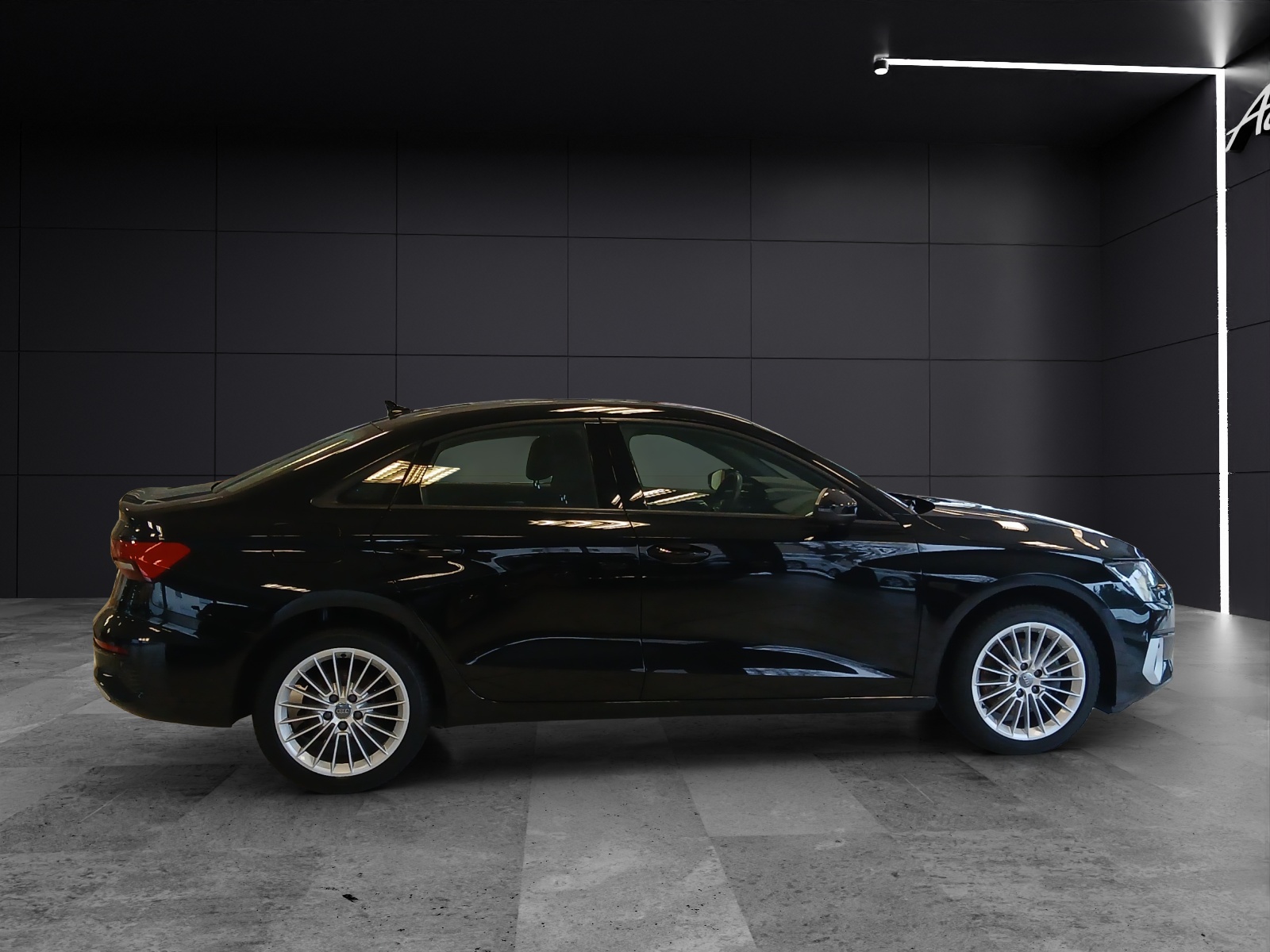 Fahrzeugabbildung Audi A3 Limousine 35 TFSI advanced S-tronic Navi AVC ACC PDC SH 17