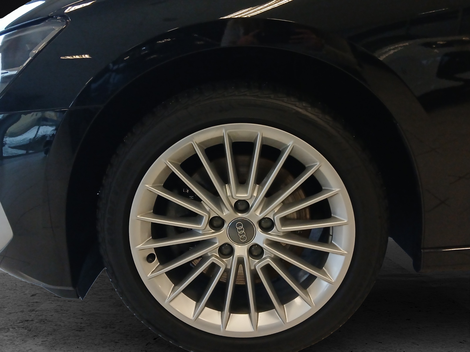 Fahrzeugabbildung Audi A3 Limousine 35 TFSI advanced S-tronic Navi AVC ACC PDC SH 17