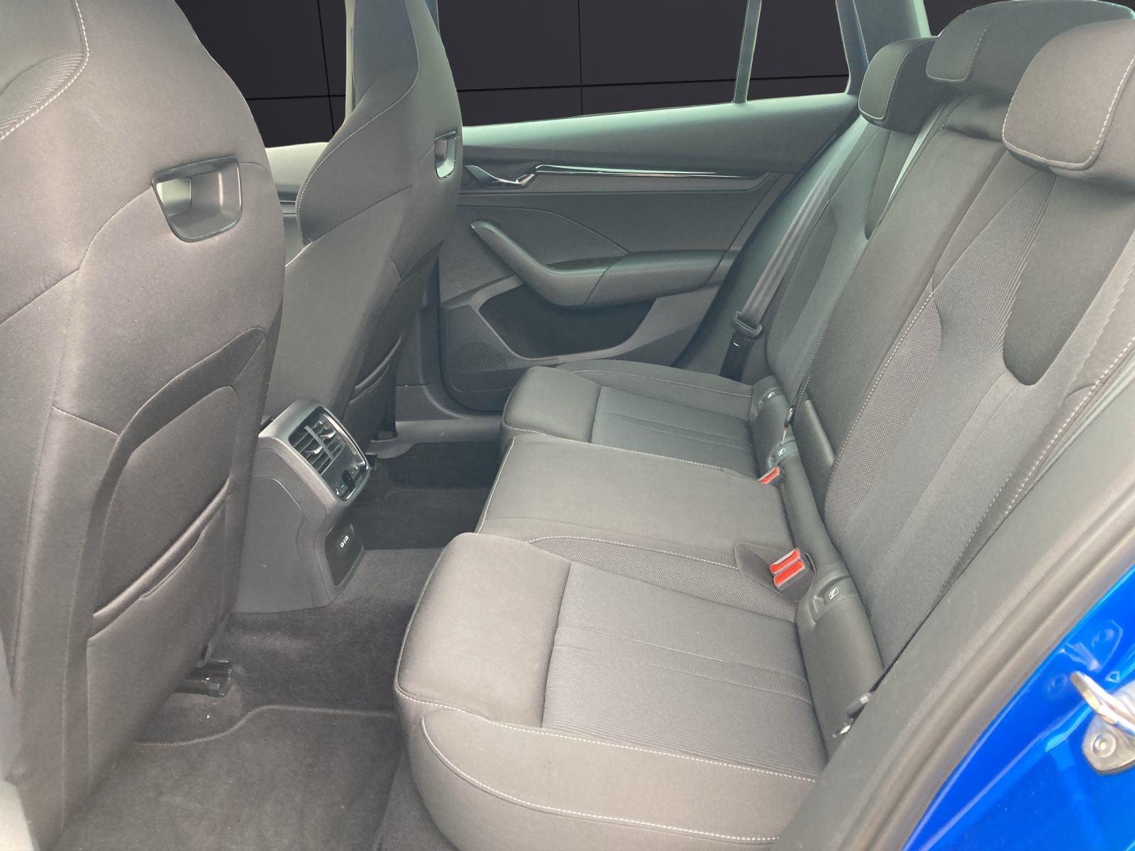 Fahrzeugabbildung SKODA Octavia Combi TDI Sportline DSG STH Matrix Navi HUD ACC RFK SH LM TDI Sportline DSG STH Matrix Navi HUD ACC RFK SH LM