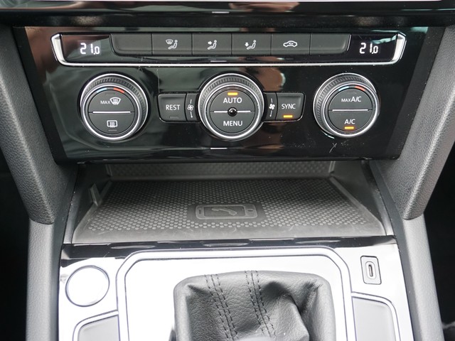 Fahrzeugabbildung Volkswagen Passat Variant BUSINESS DSG LED Navi ACC SH PDC LM